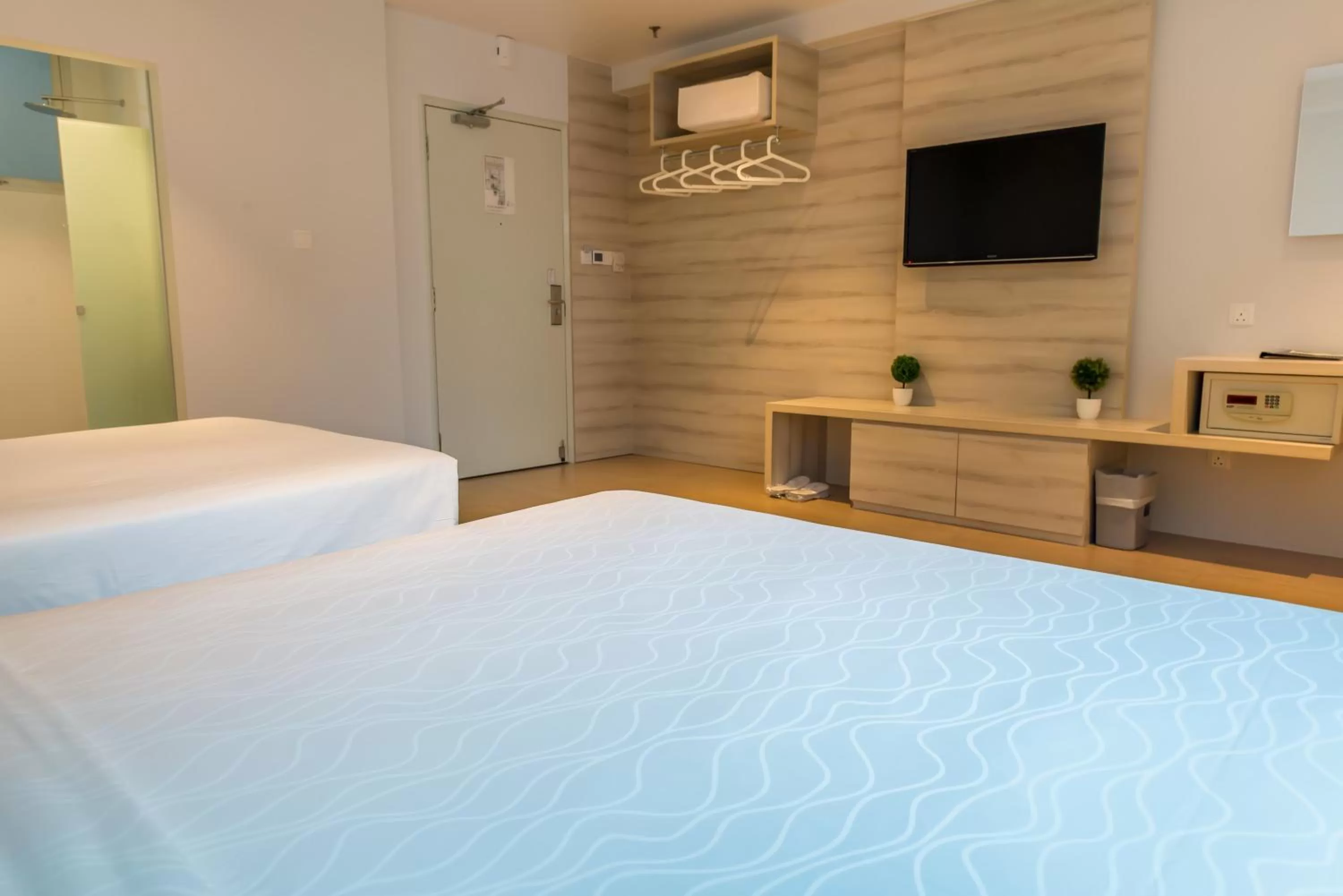 Bedroom, Bed in Summer View Hotel