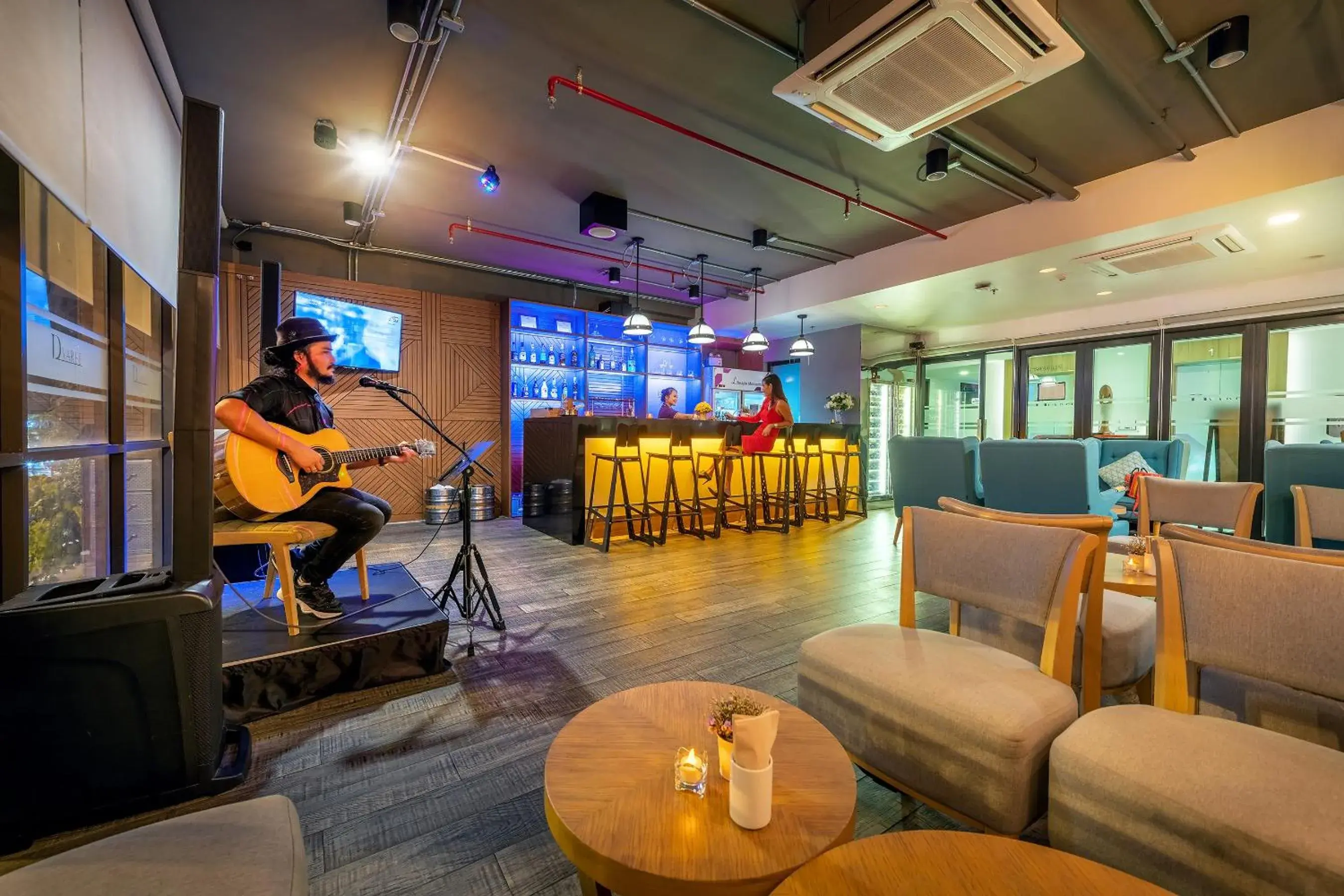 Lounge or bar in D Varee Diva Central Rayong Lounge or bar in D Varee Diva Central Rayong