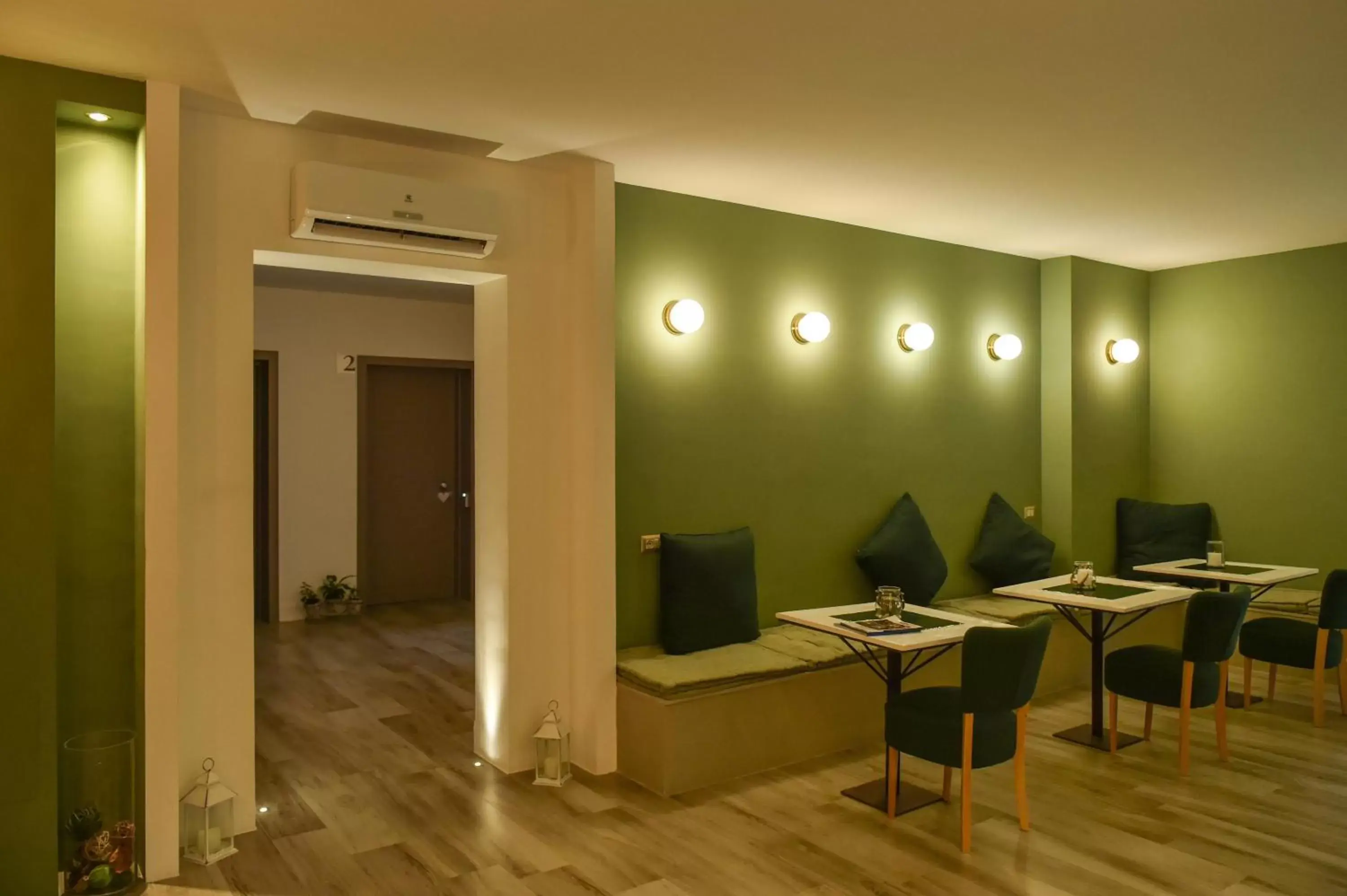 Lobby or reception in Hotel Pompei Be Green