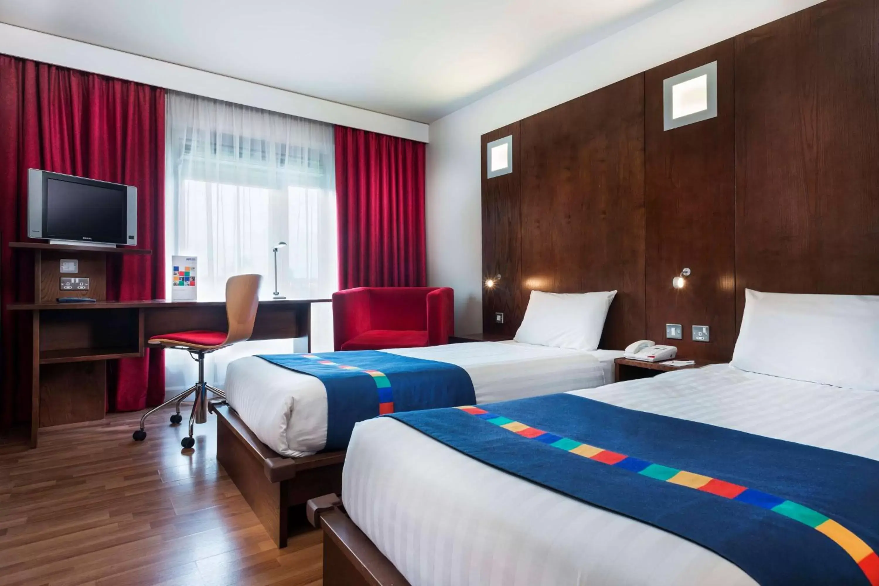 Photo of the whole room, Bed in Park Inn by Radisson Birmingham Walsall Photo of the whole room, Bed in Park Inn by Radisson Birmingham Walsall