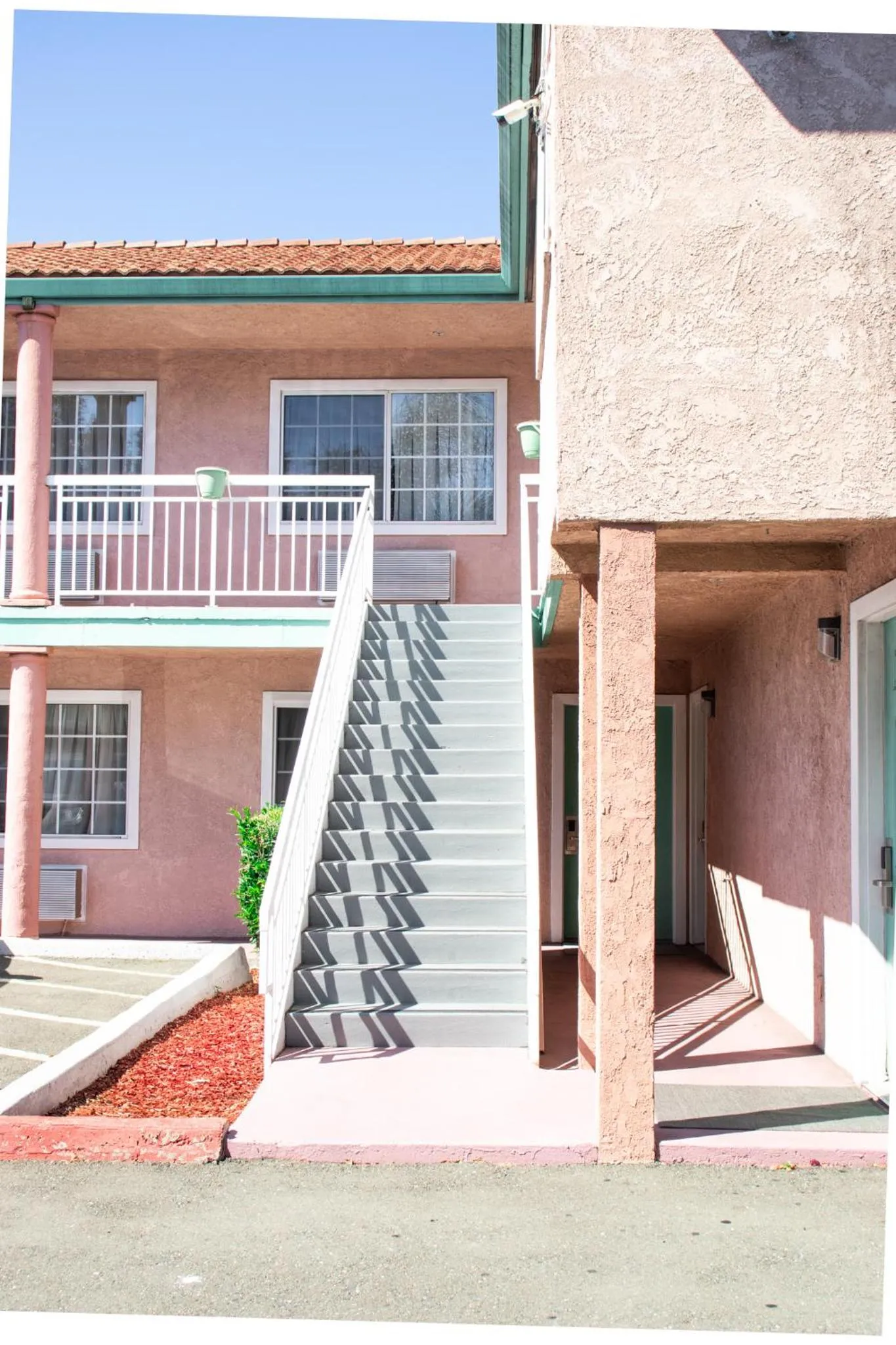 Property building in Discovery Inn