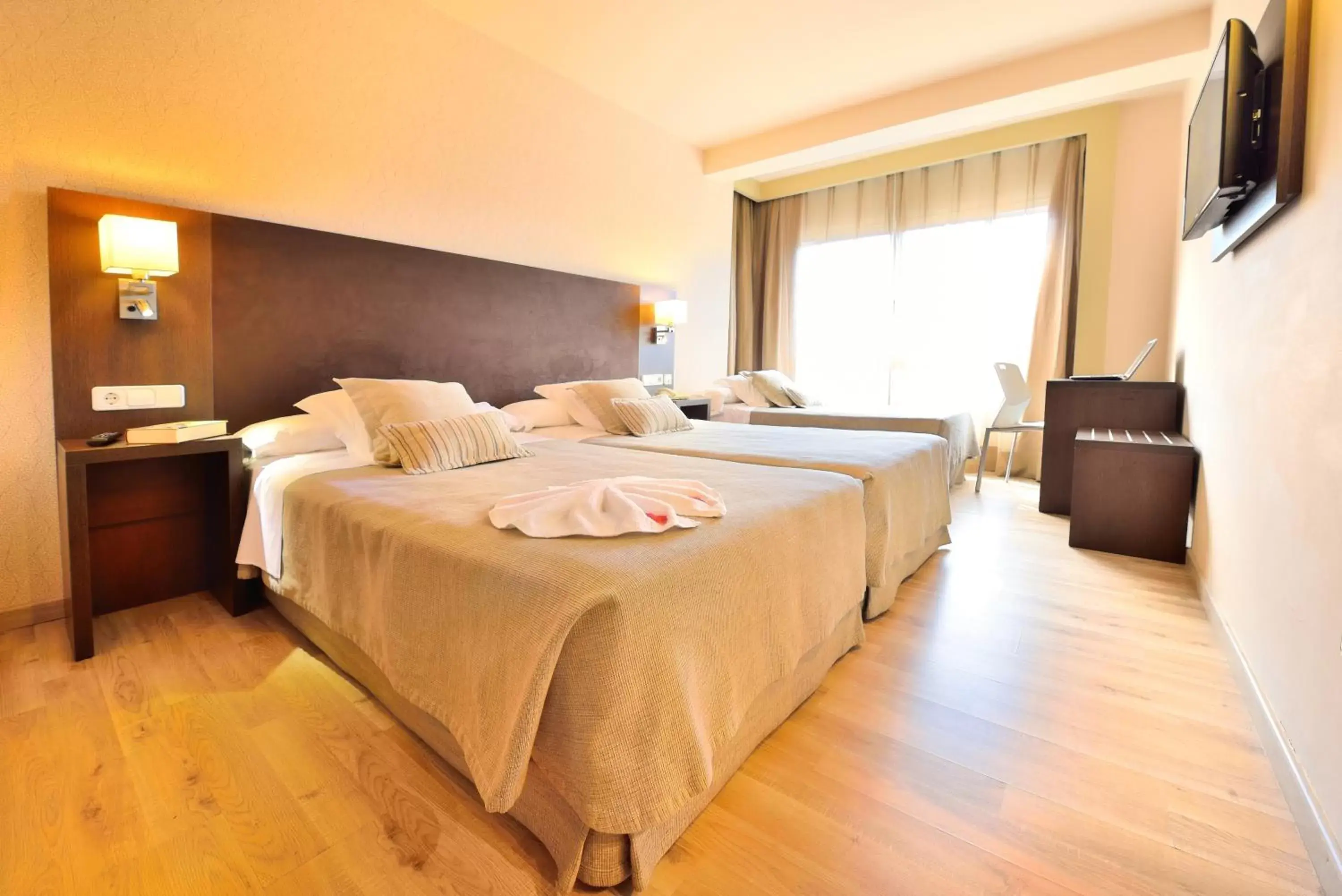 Bedroom, Bed in Hotel Spa Norat O Grove 3* Superior