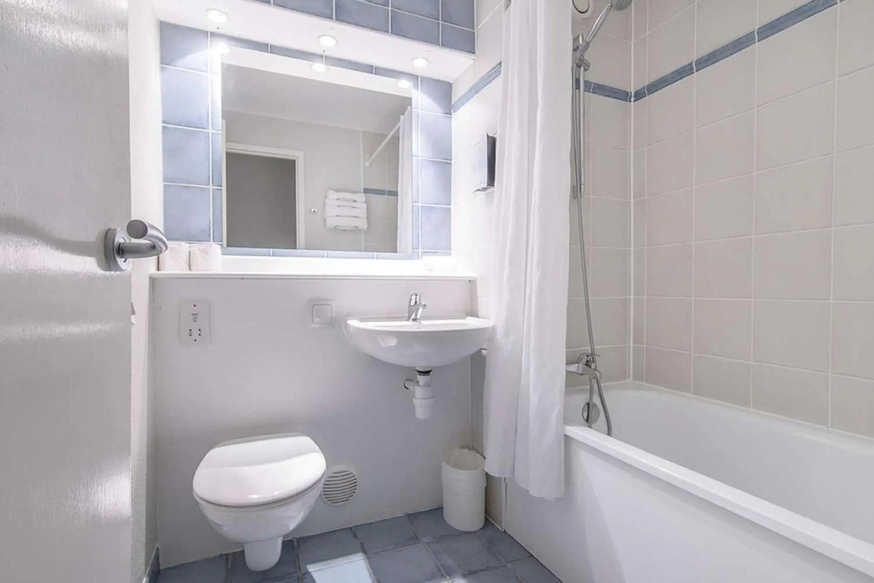 Toilet, Bathroom in Campanile Liverpool
