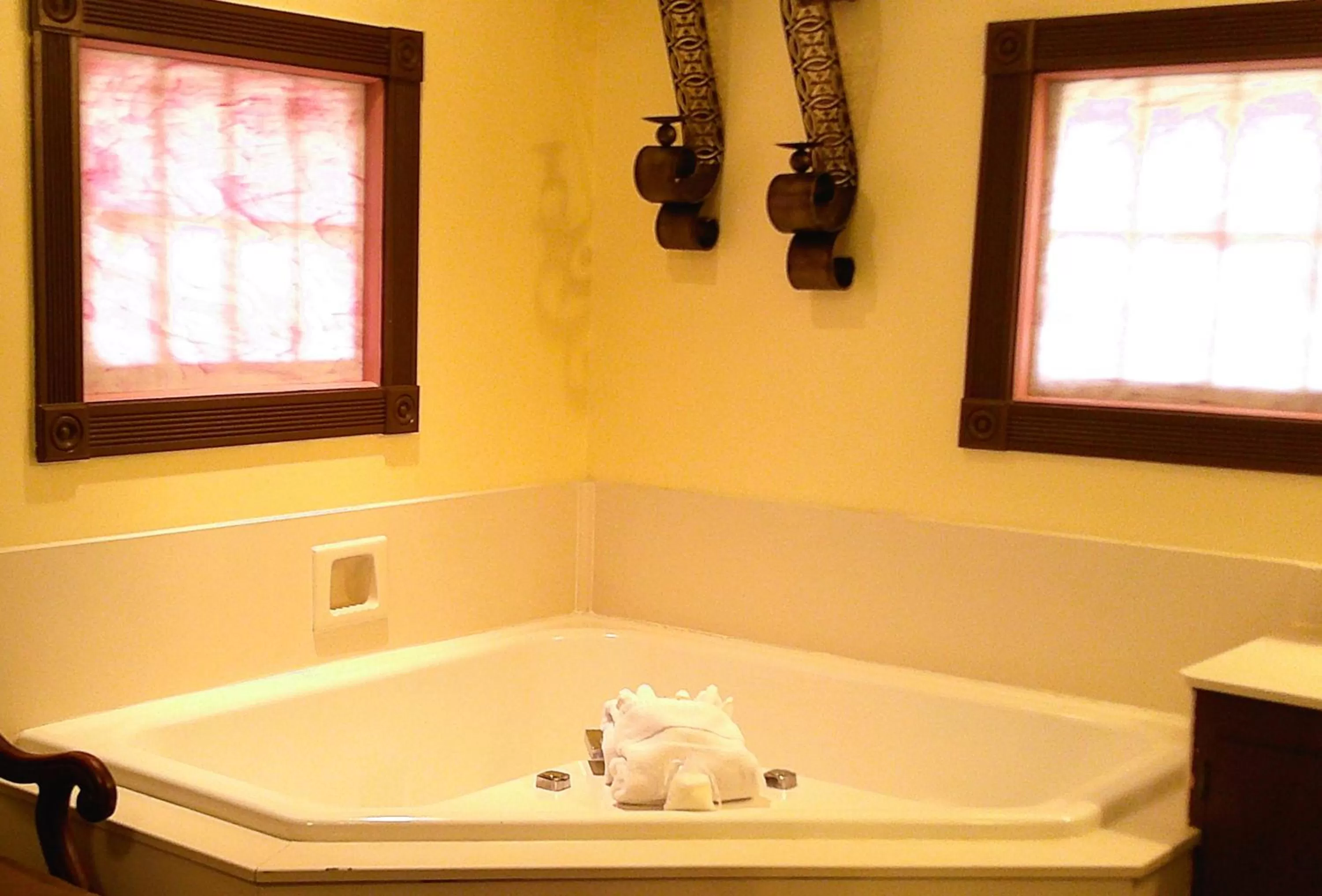 Bathroom in Rock Cottage Gardens B&B