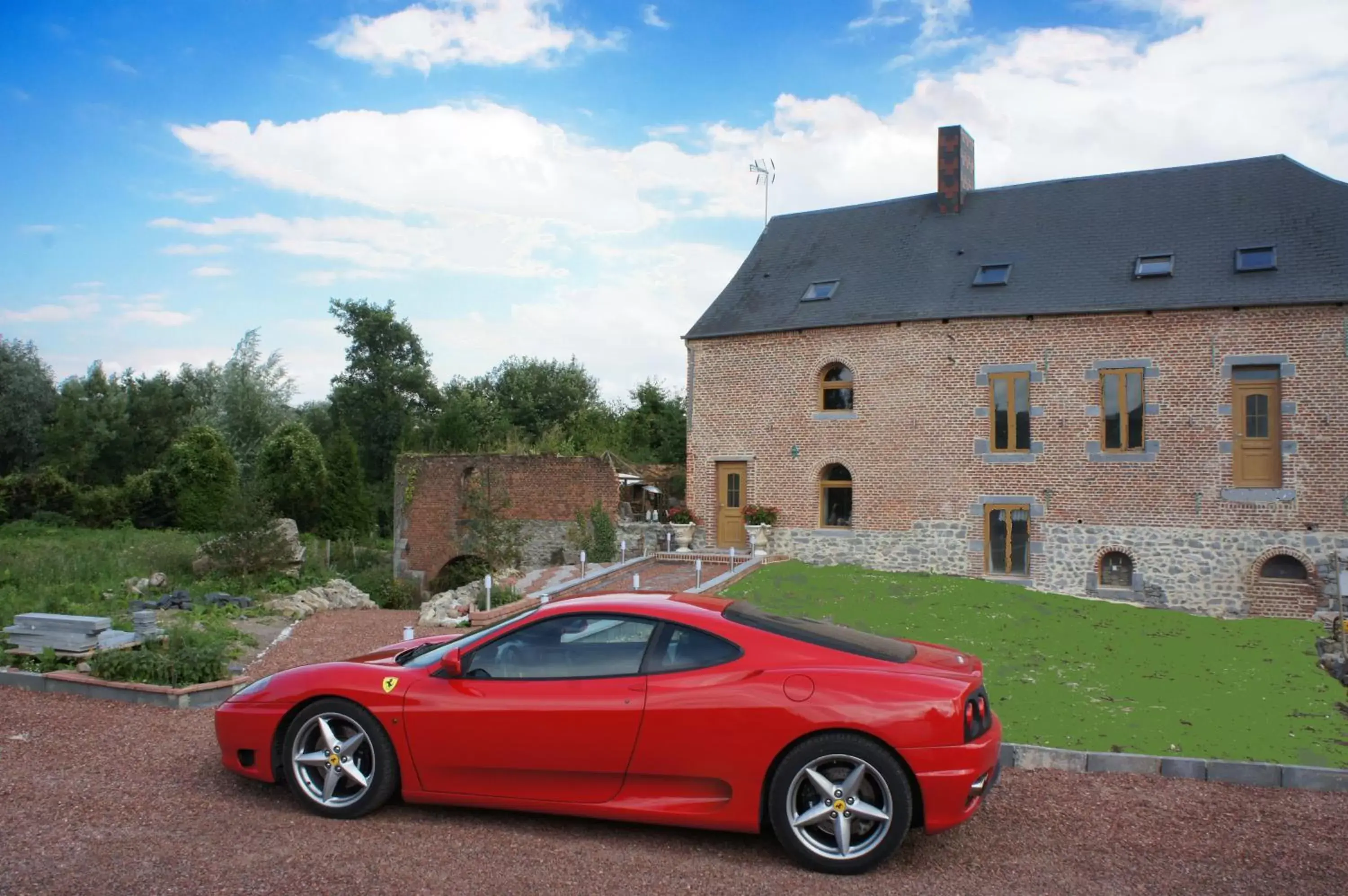 Entertainment, Property Building in Aux Logis de la Solre