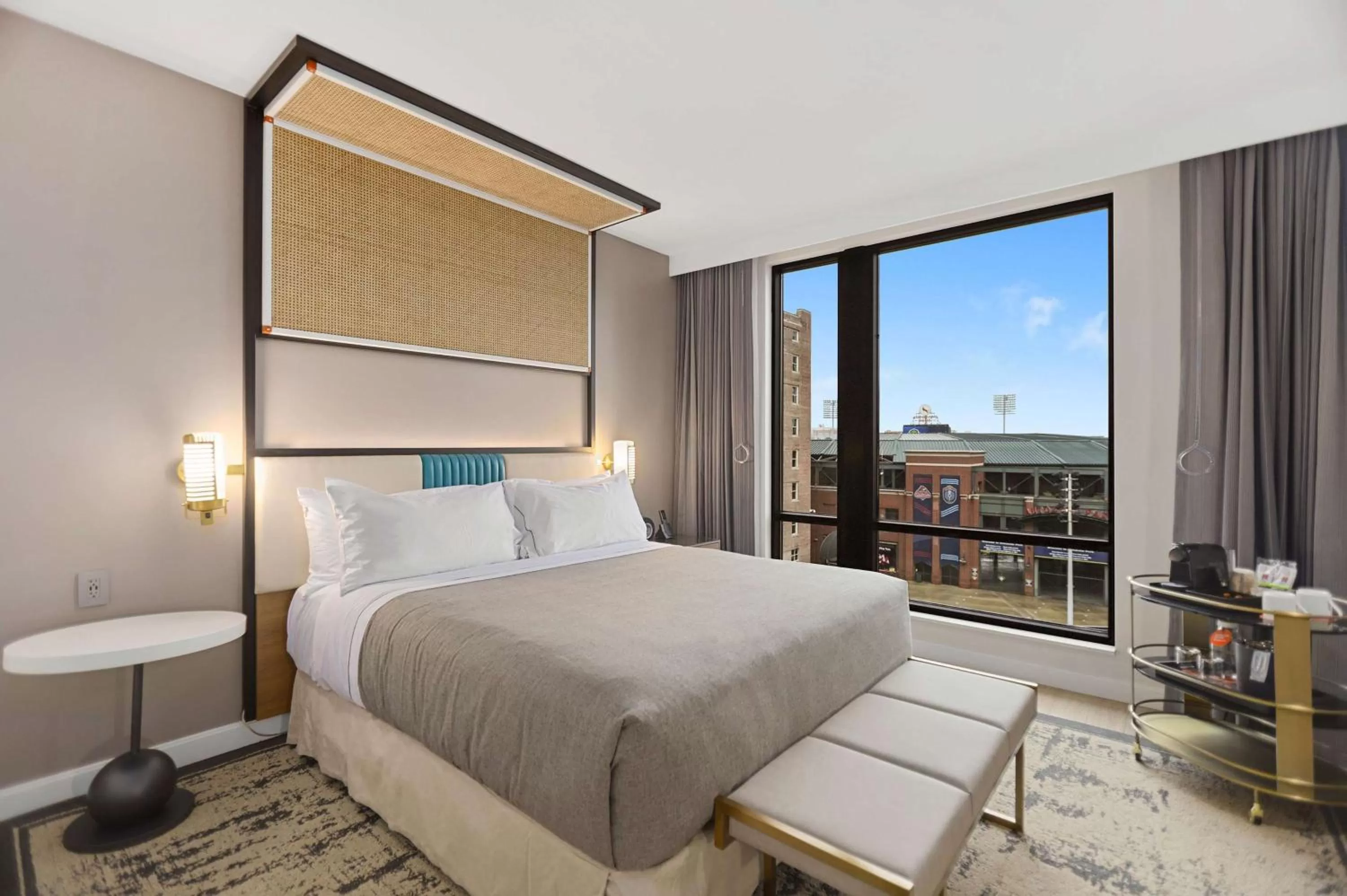 Bed in Canopy By Hilton Memphis Downtown