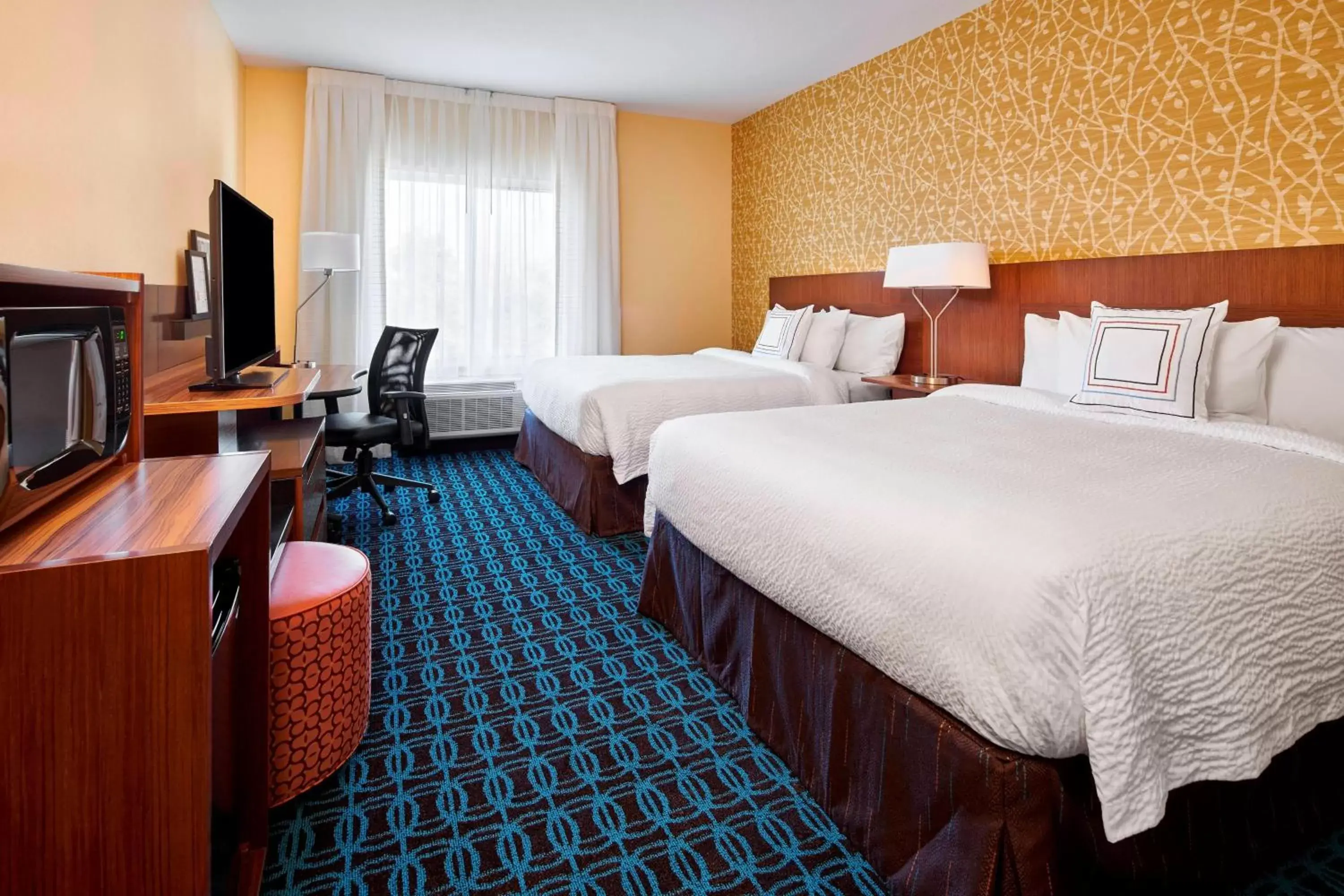 Photo of the whole room, Bed in Fairfield Inn & Suites by Marriott Alexandria,Virginia