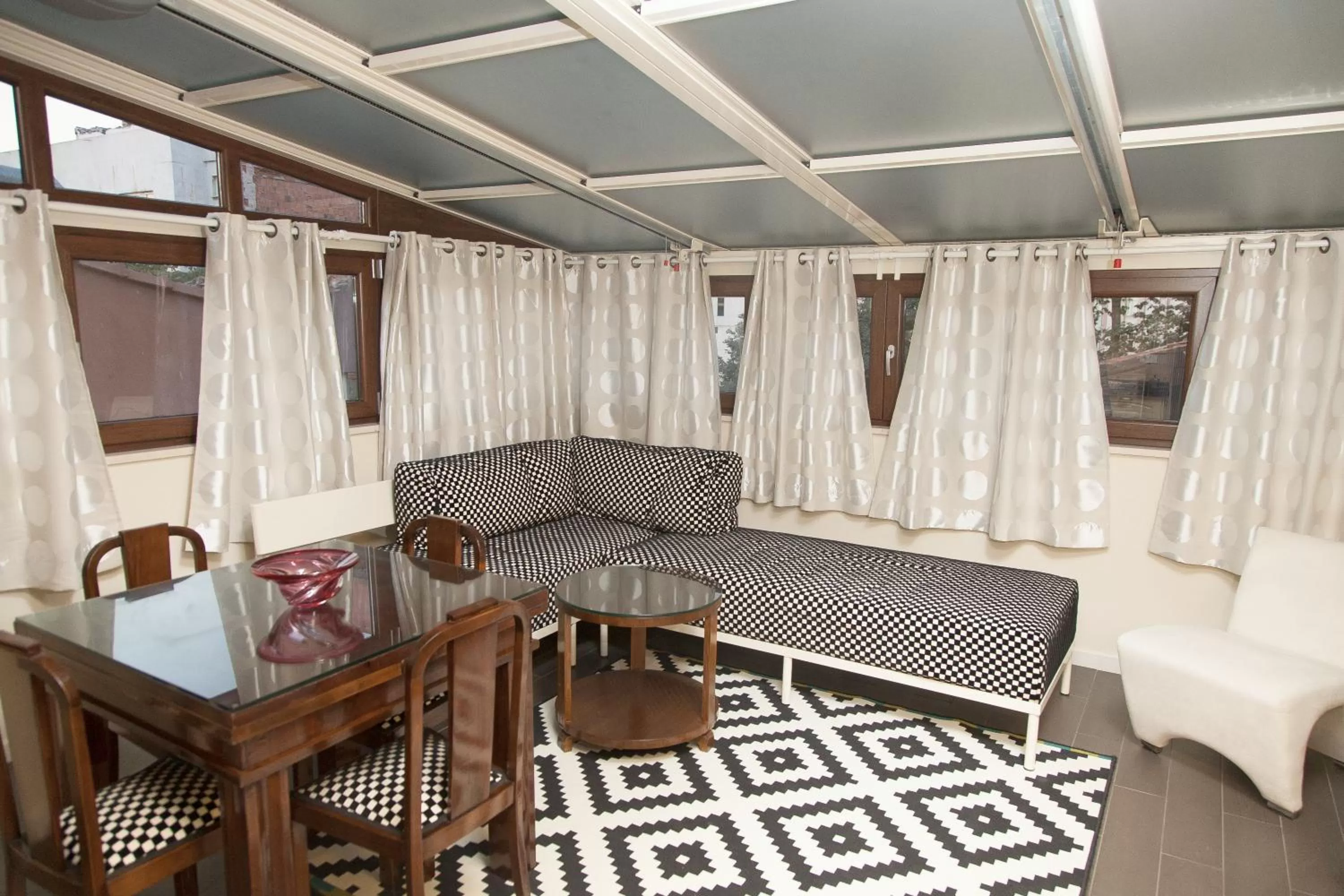 Living room in Villa Pera Suite Hotel