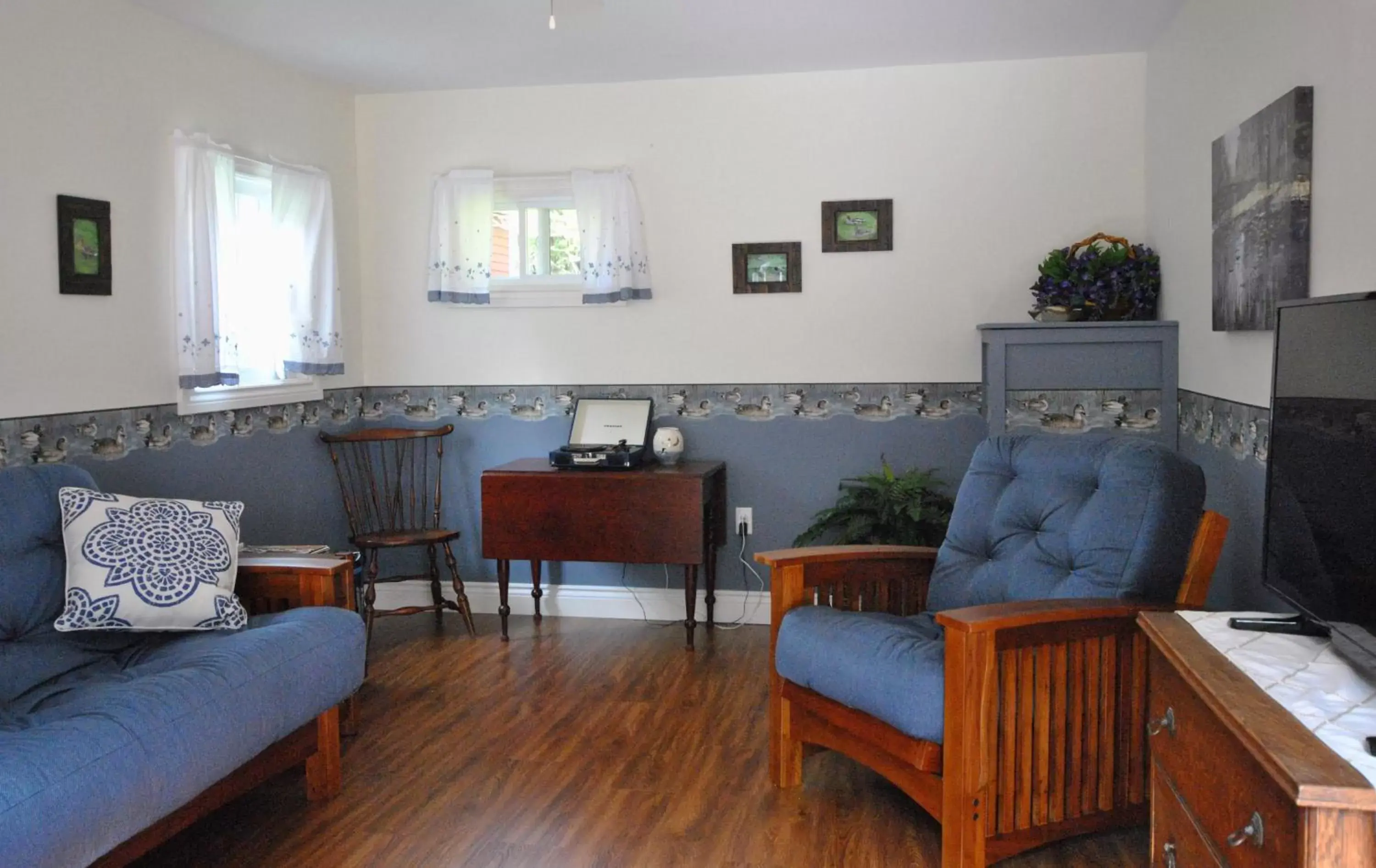 Living room, Seating Area in Dominion Hill Country Inn