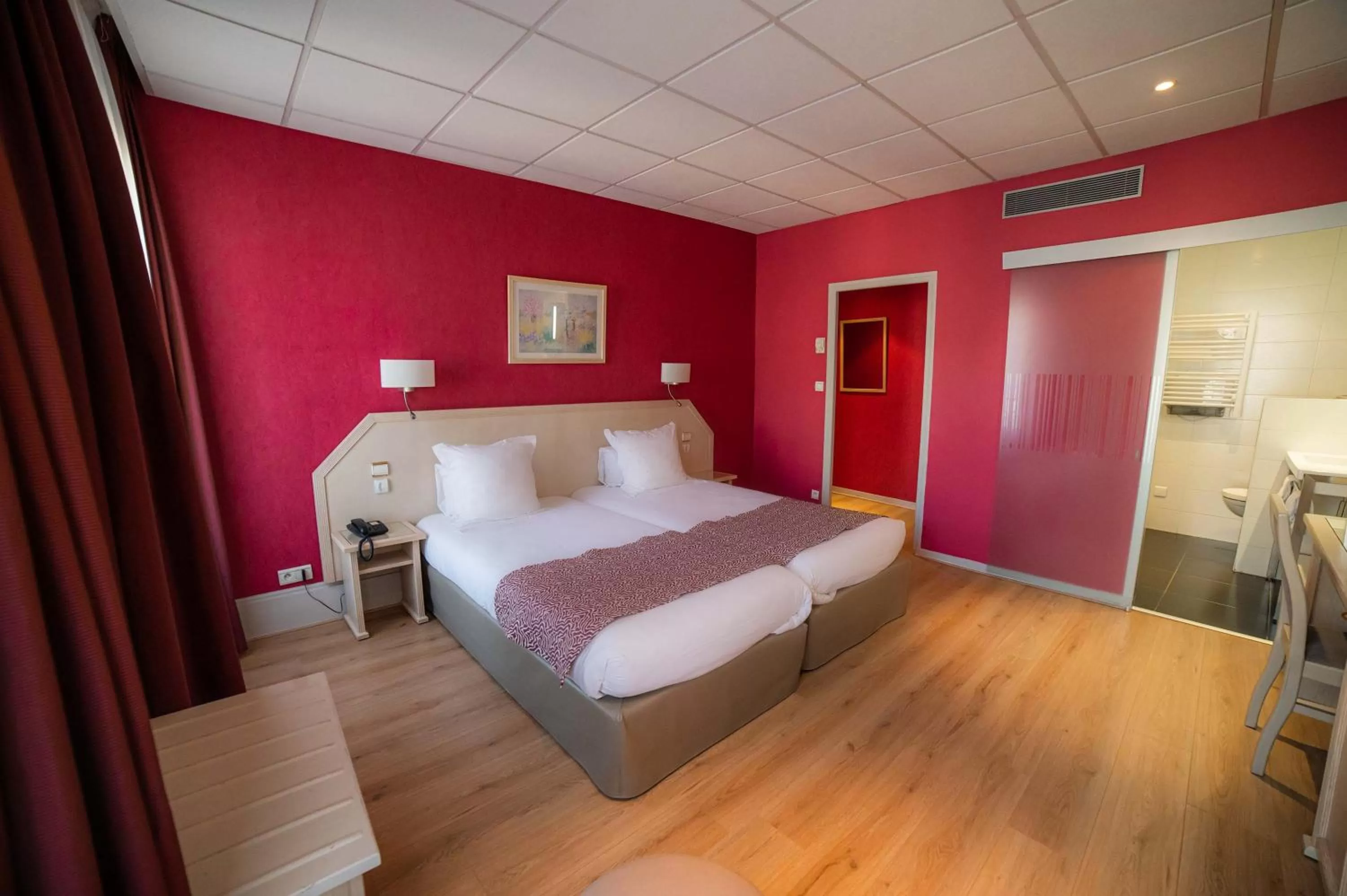 Superior Twin Room in Logis Hotel Darcy Dijon Centre
