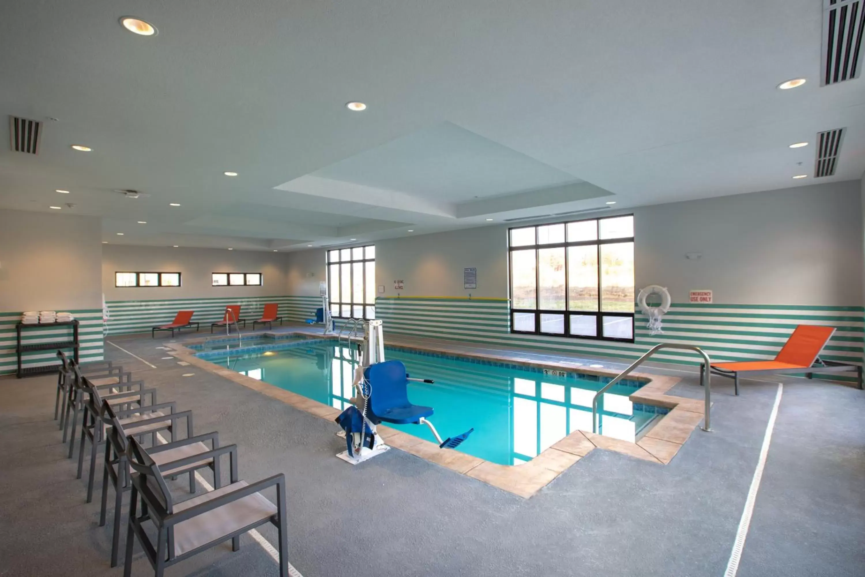 Swimming Pool in Holiday Inn - Kansas City - Northeast, an IHG Hotel