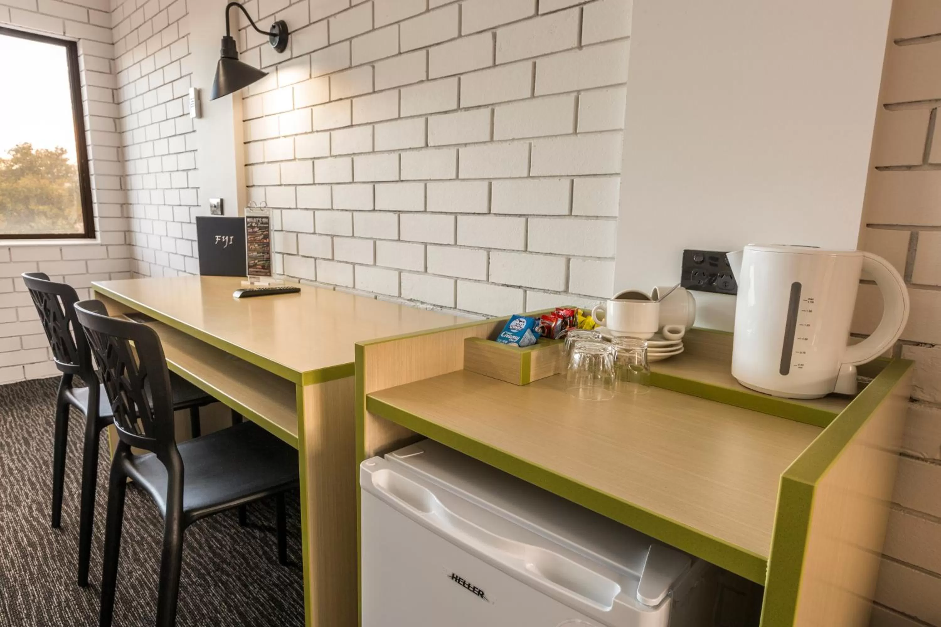 Coffee/tea facilities in Boomerang Hotel