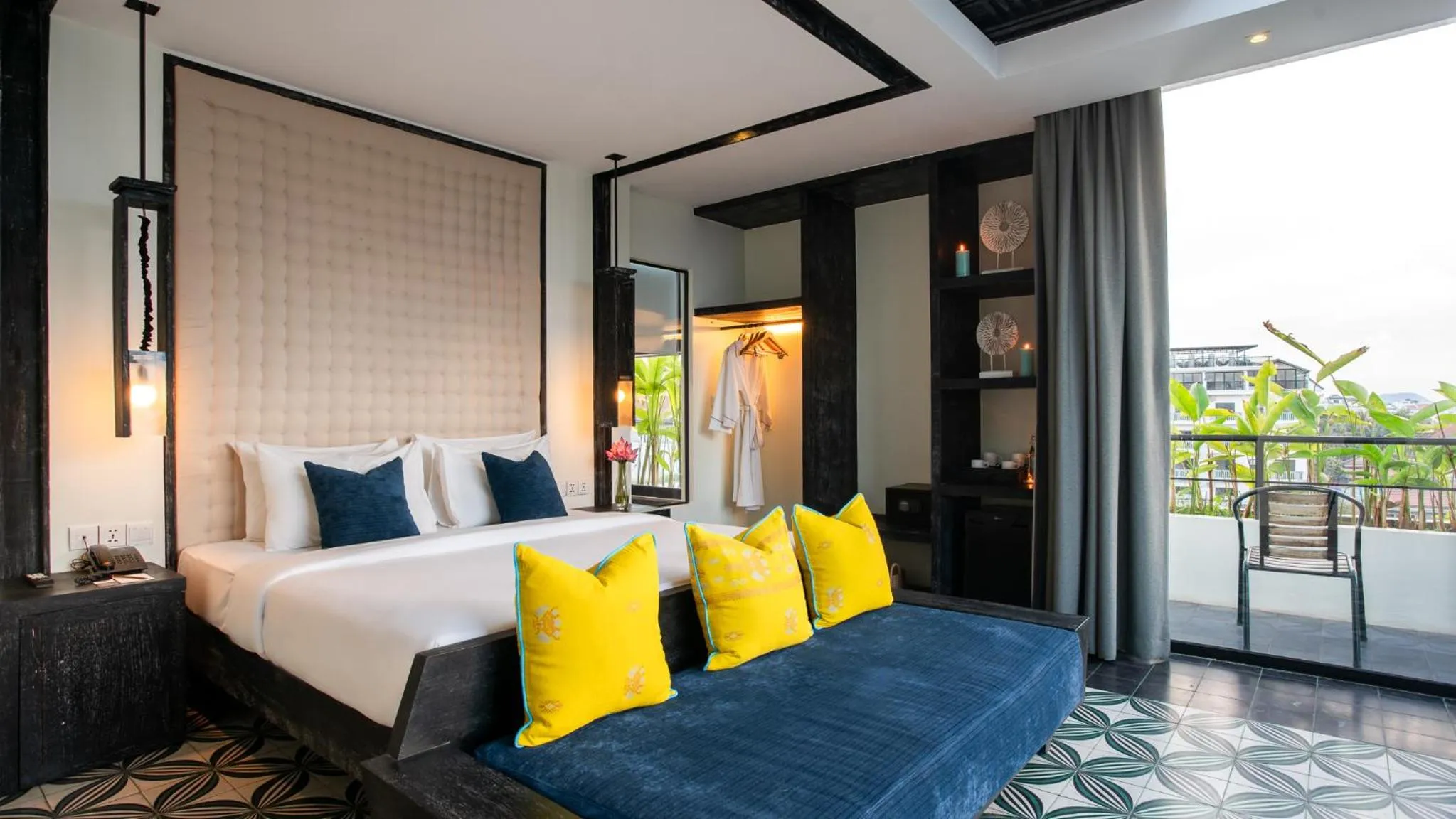 Photo of the whole room, Bed in Monthara Angkor Residence