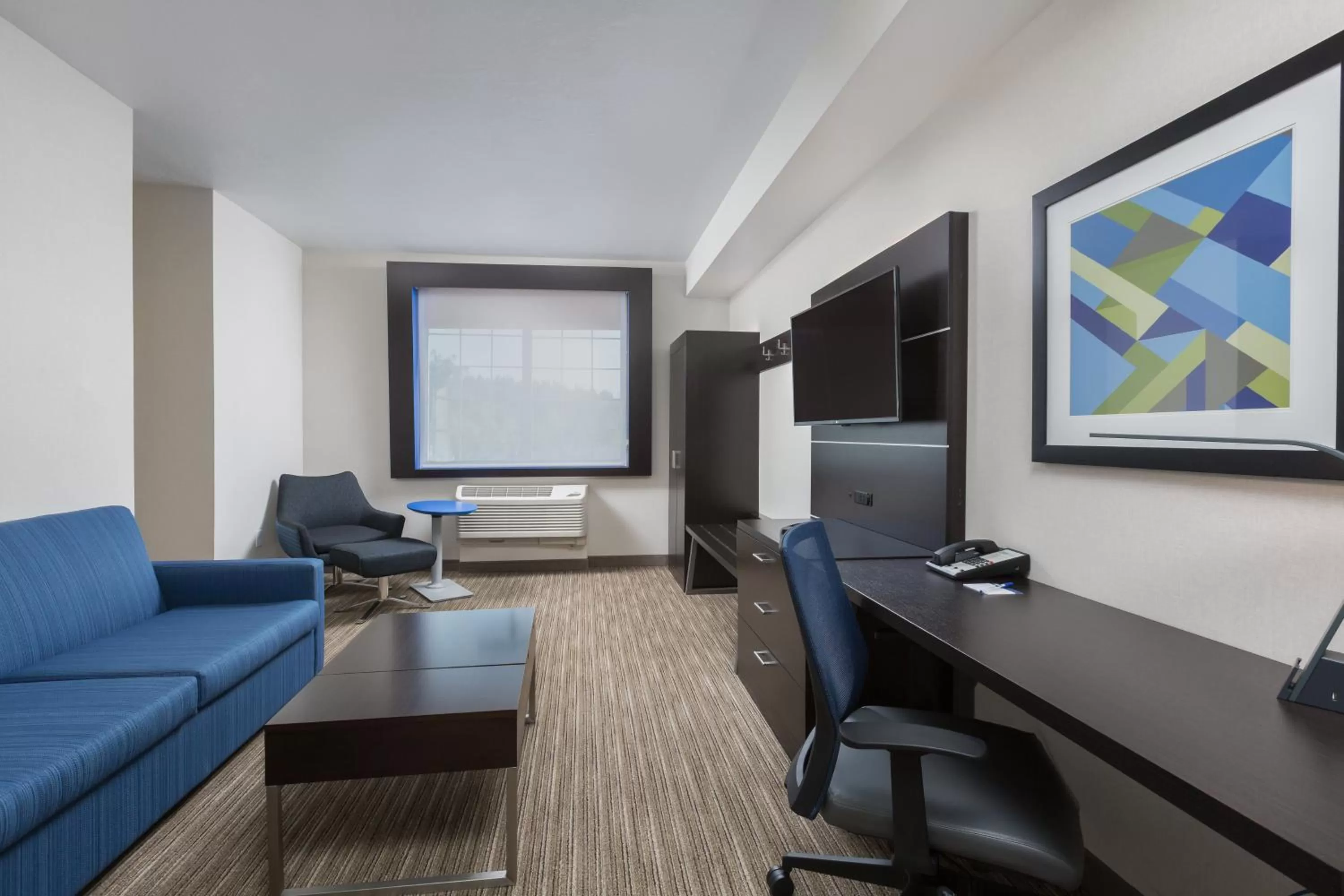 Photo of the whole room in Holiday Inn Express Hotel & Suites Eugene Downtown - University by IHG