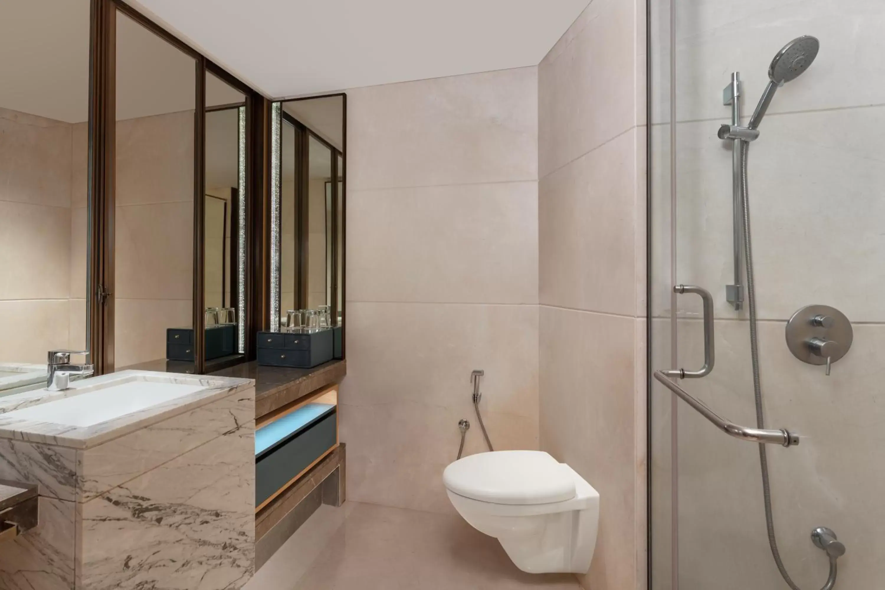 Bathroom in Surat Marriott Hotel