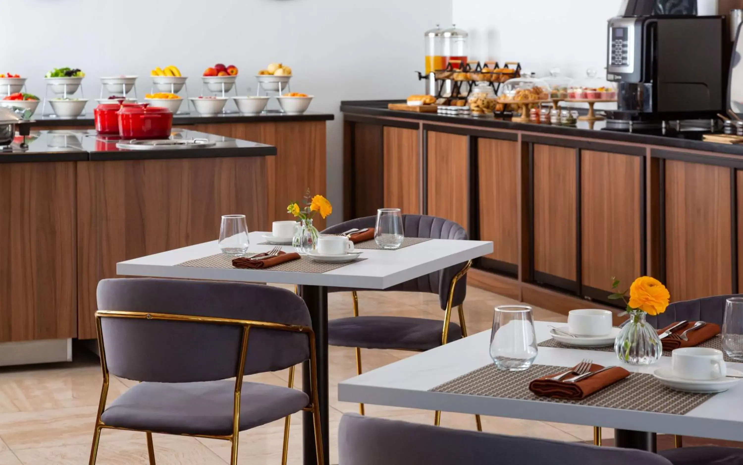 Breakfast, Restaurant/Places to Eat in DoubleTree by Hilton Shymkent