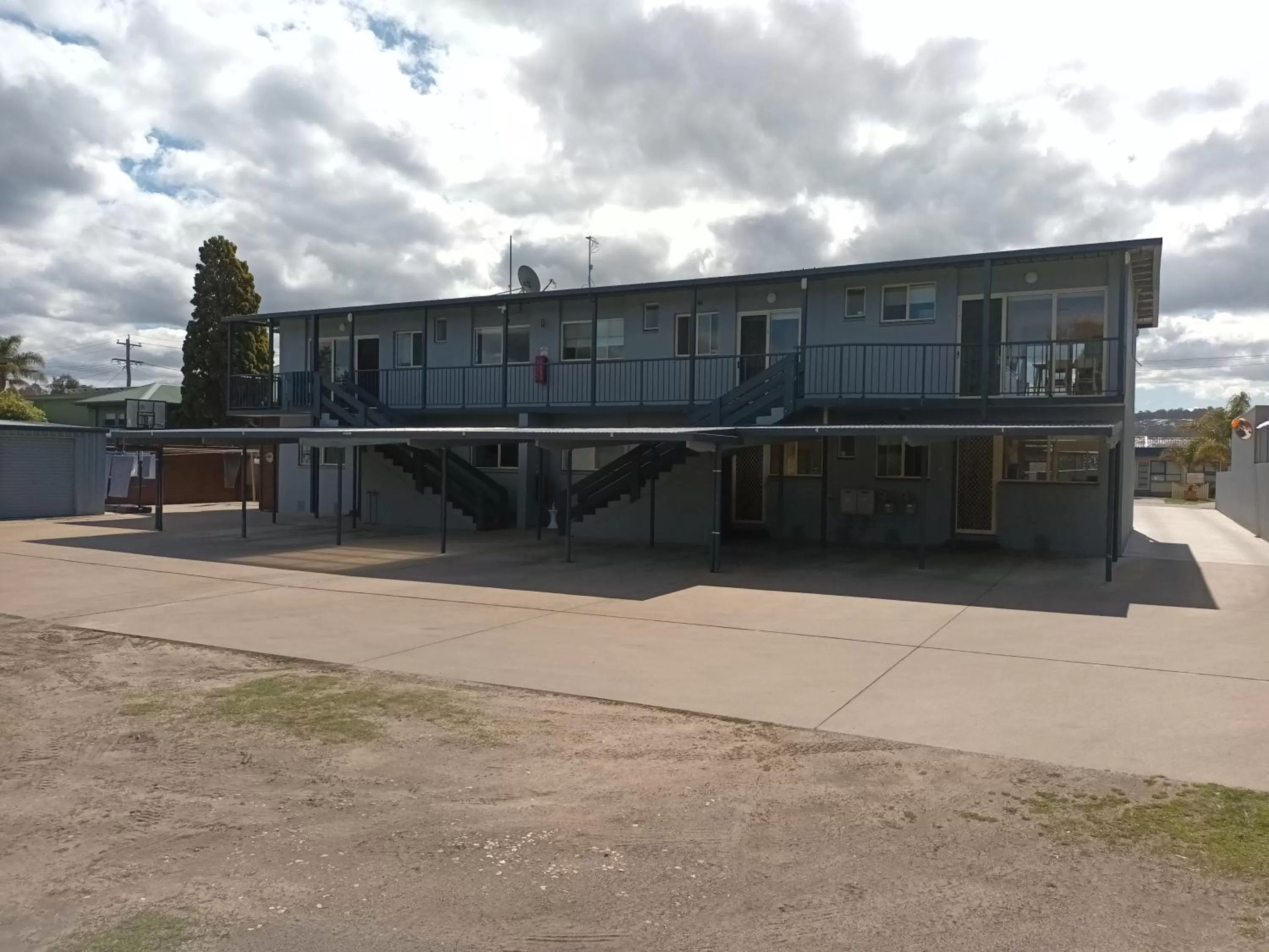 Grandeur Holiday Units