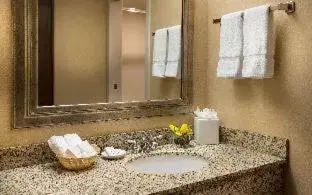 Bathroom in Coast Gateway Hotel
