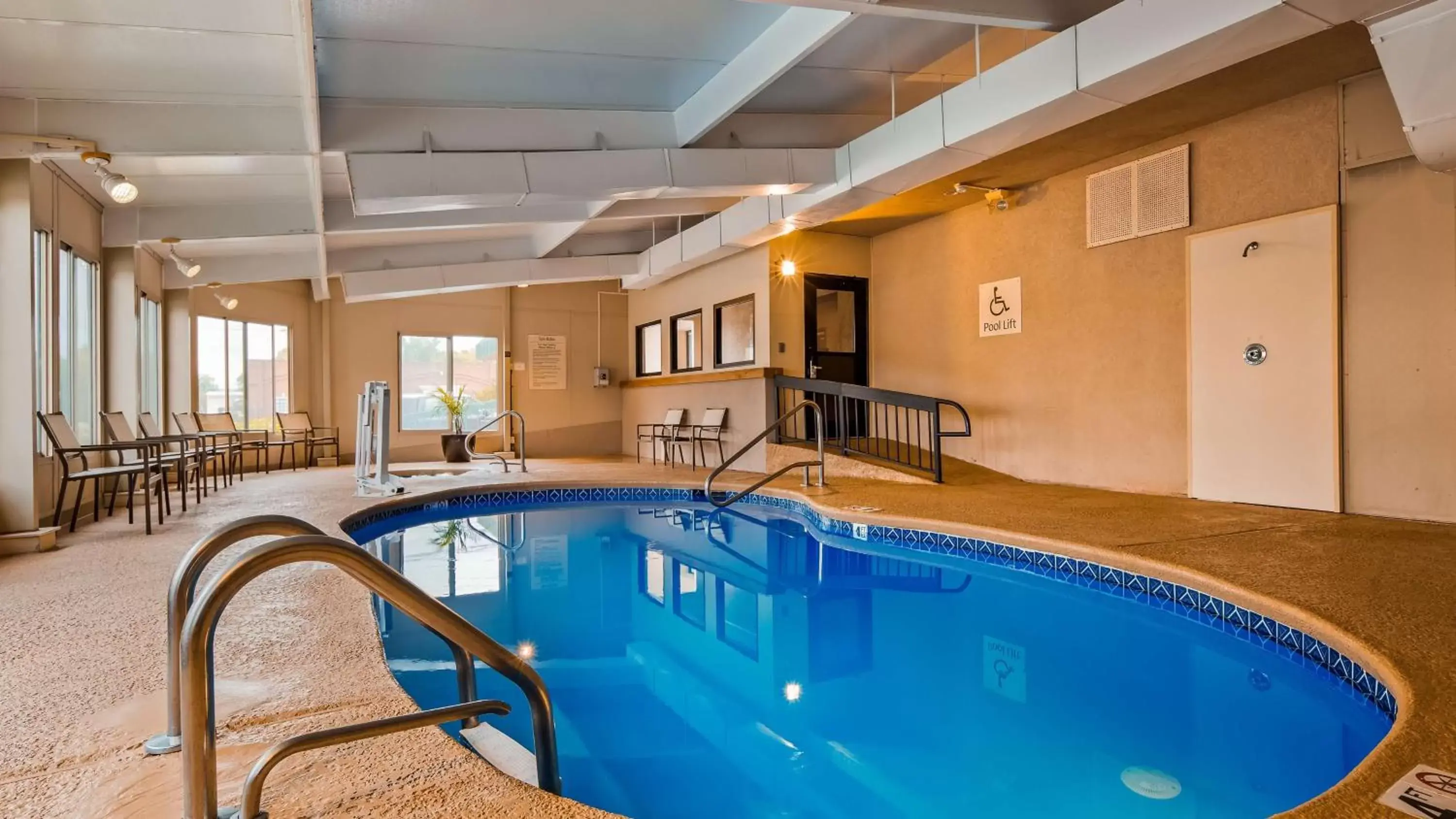 Swimming Pool in Best Western Tree City Inn