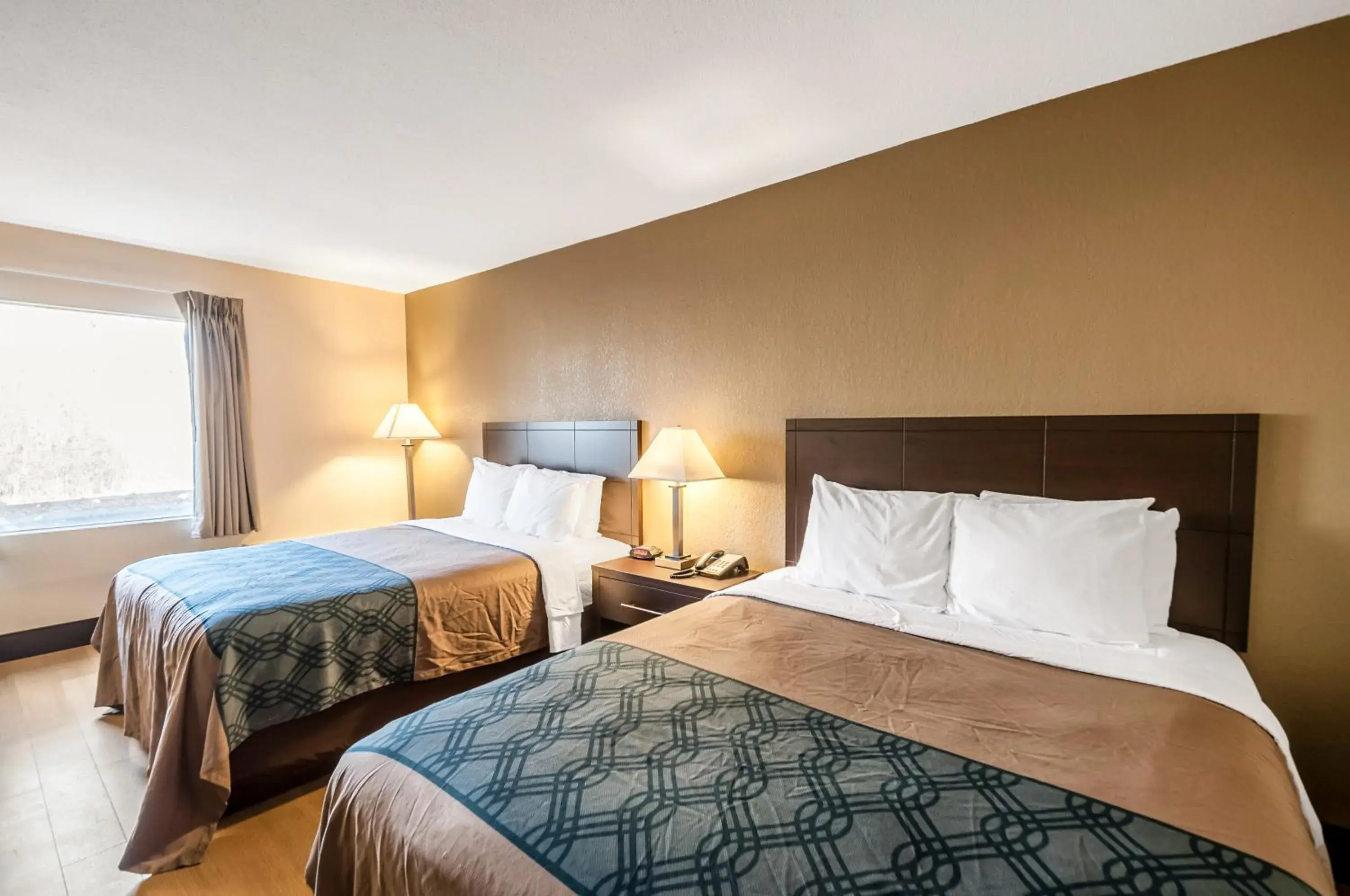 Queen Room with Two Queen Beds - Non-Smoking in Econo Lodge Hagerstown I-81 Queen Room with Two Queen Beds - Non-Smoking in Econo Lodge Hagerstown I-81