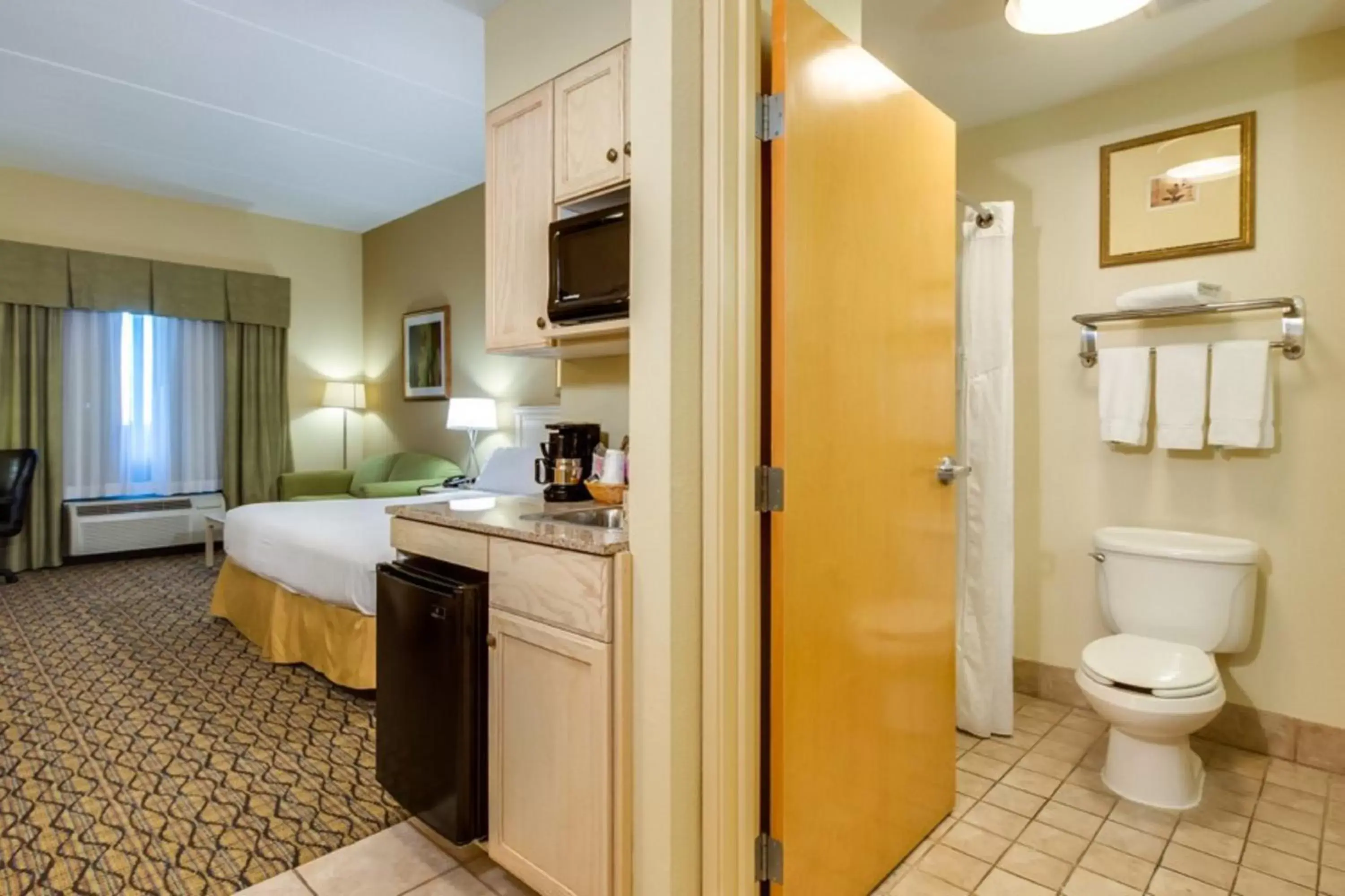 Bathroom in Holiday Inn Express Hotel & Suites Memphis Southwind, an IHG Hotel