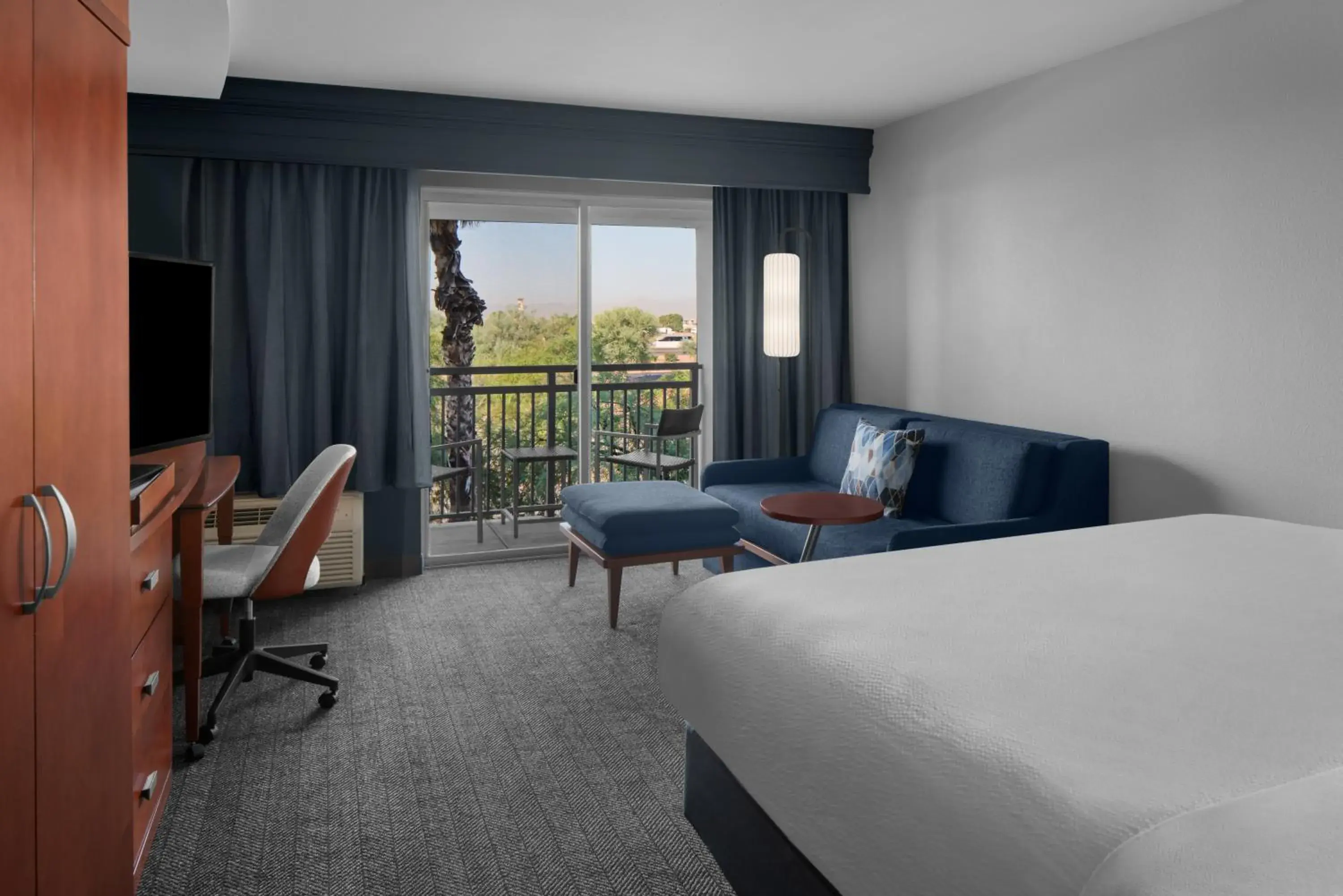 Bedroom in Courtyard by Marriott Phoenix West/Avondale