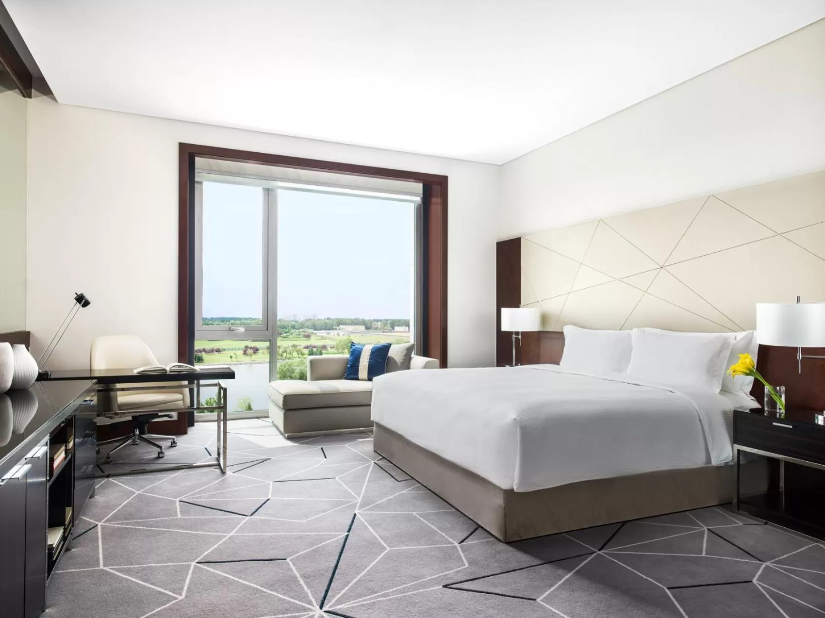 Lake view, Bed in Cordis, Beijing Capital Airport By Langham Hospitality Group