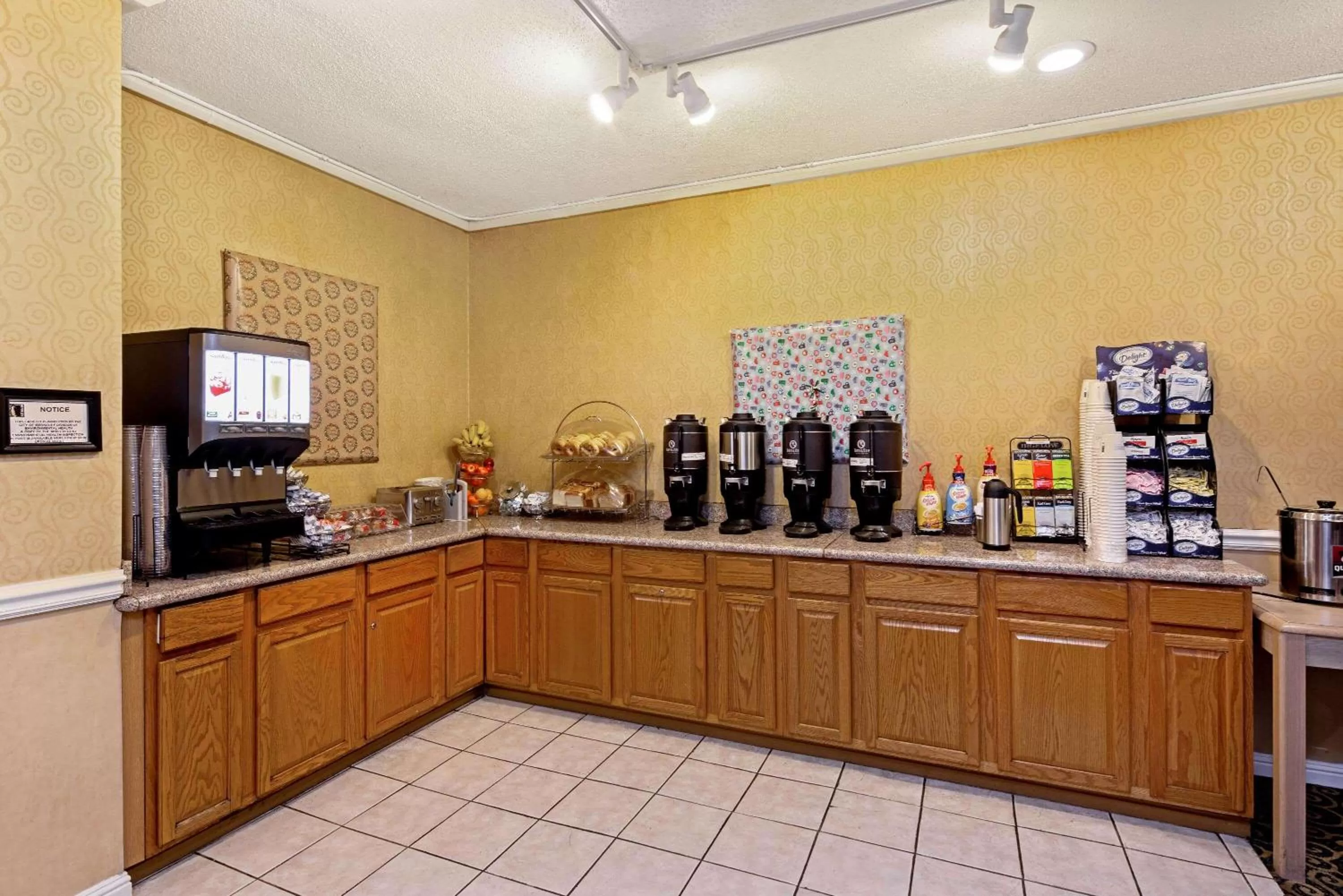 Restaurant/places to eat in La Quinta Inn by Wyndham Berkeley