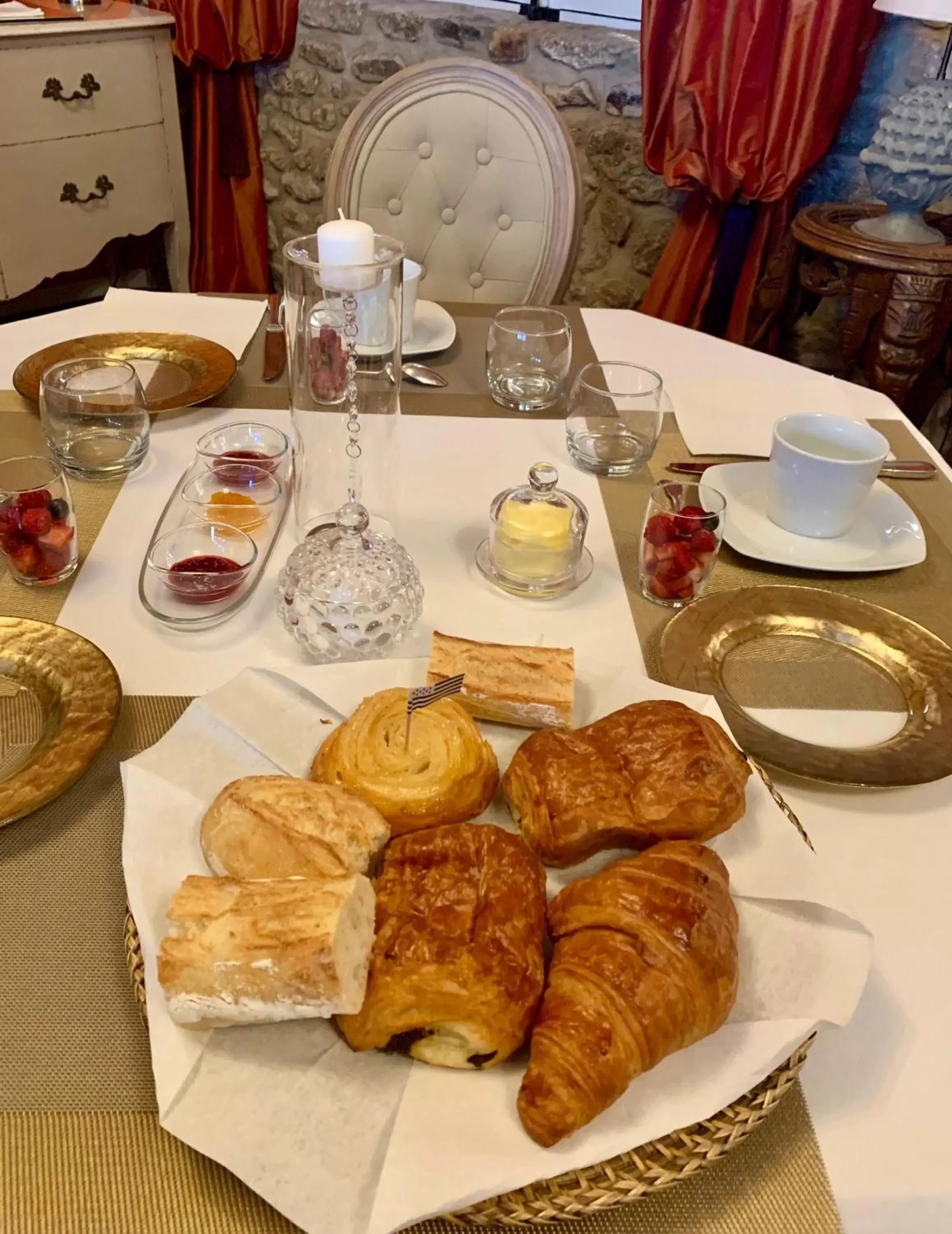Breakfast in LA MEFFRAIS 1741