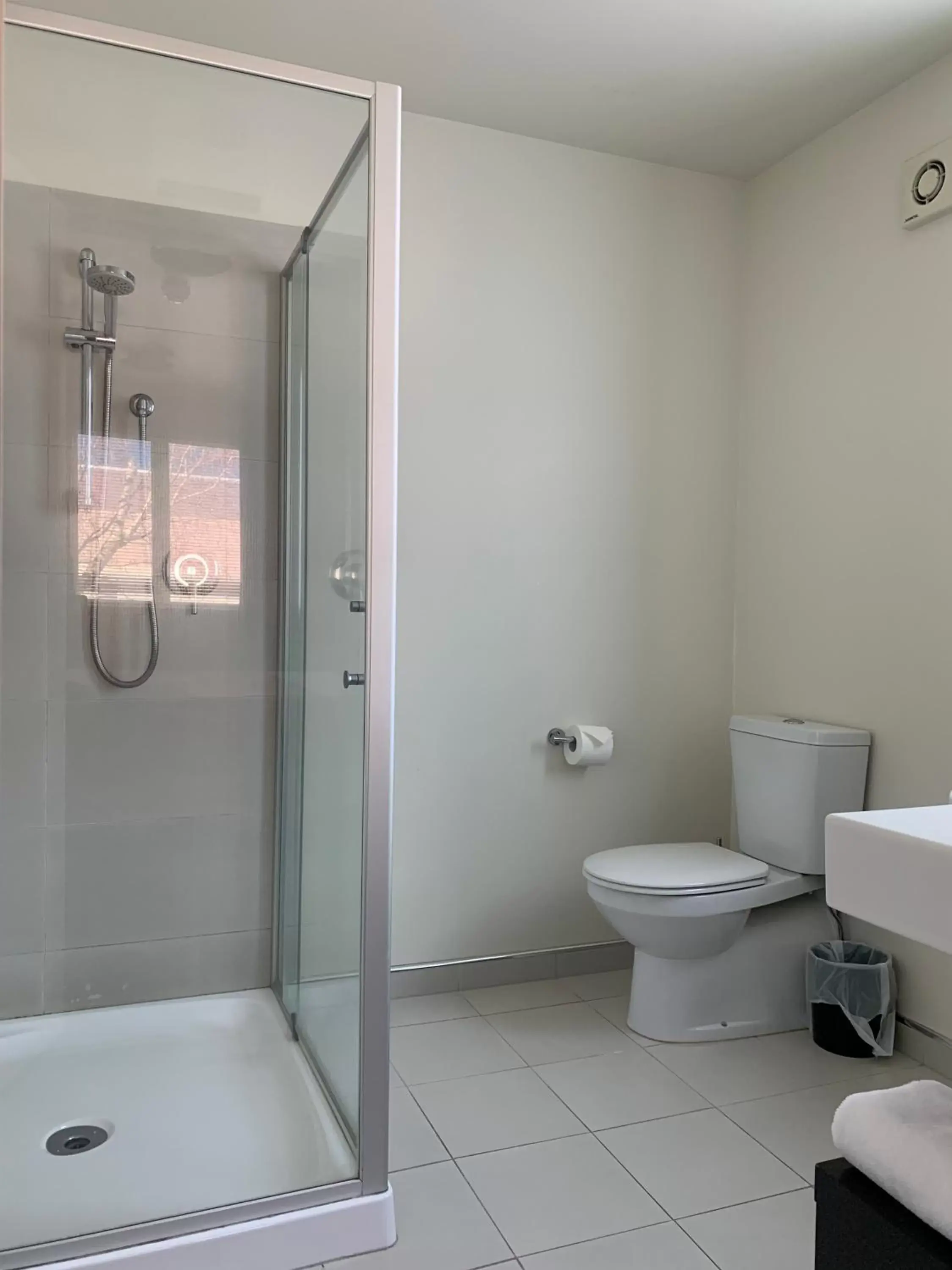 Bathroom in Salerno Motel Apartments