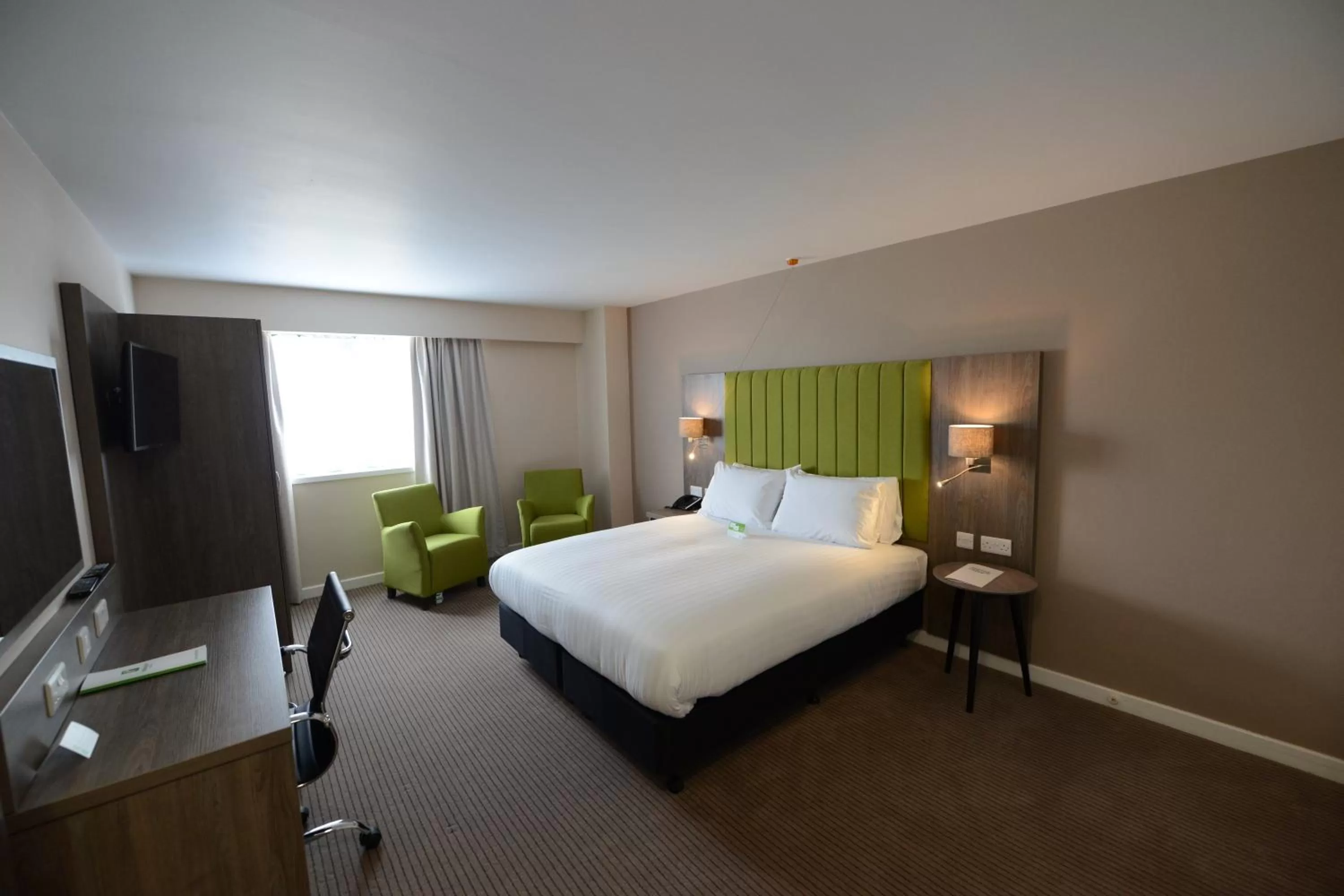 Photo of the whole room, Bed in Holiday Inn Wolverhampton - Racecourse by IHG