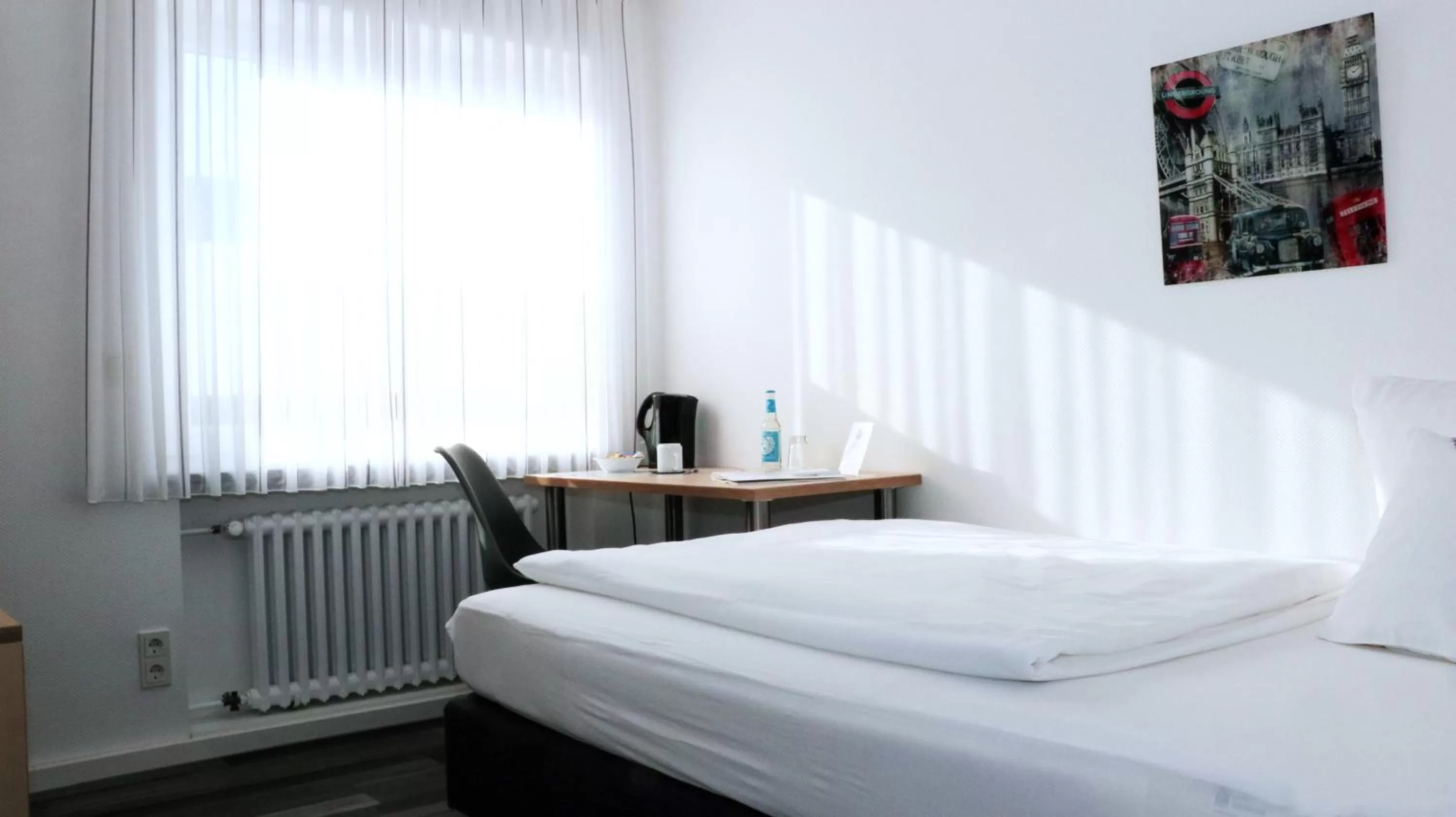 Photo of the whole room, Bed in Europa-Haus-Bocholt - Bett & Bike
