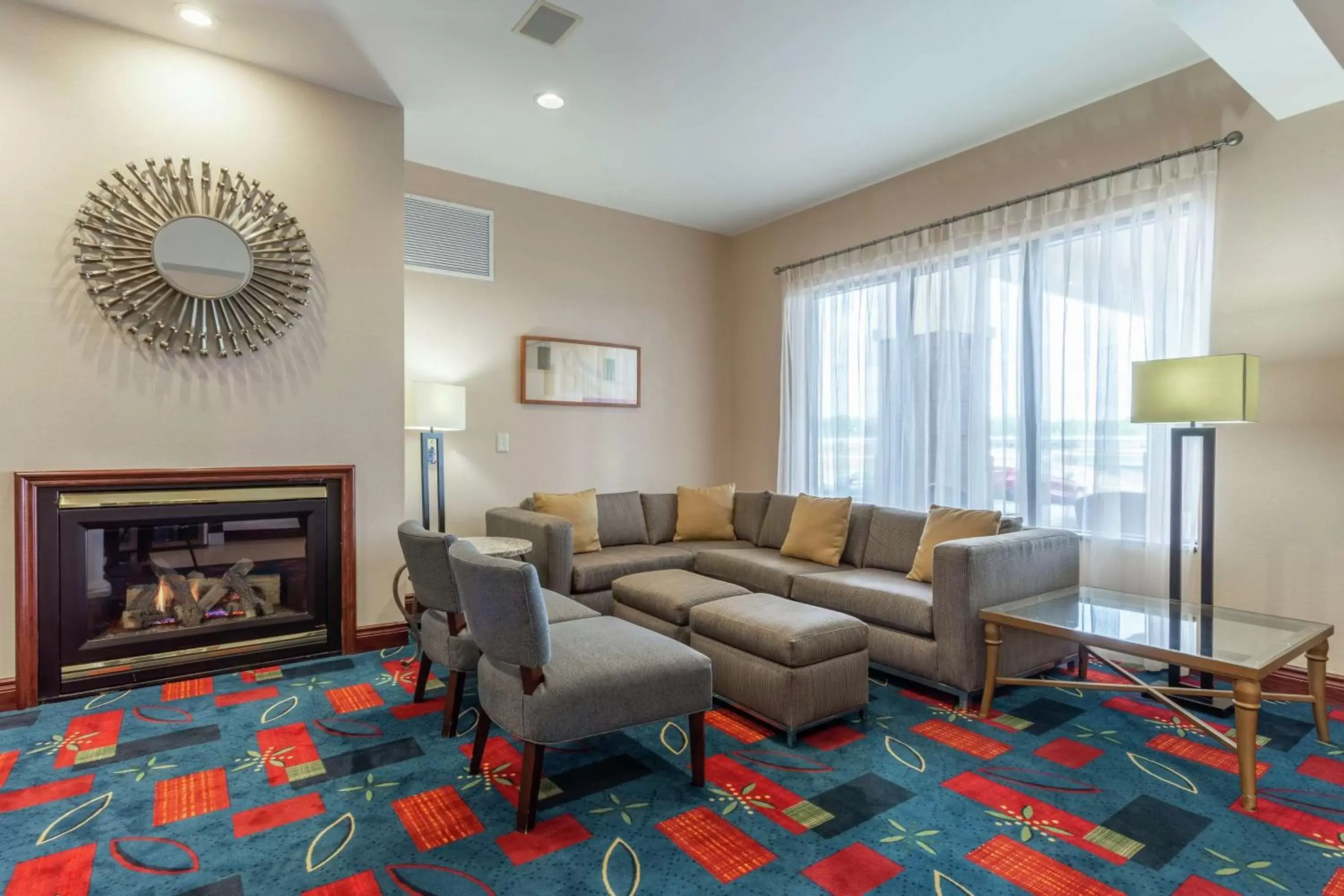 Lobby or reception, Seating Area in Hampton Inn Jefferson City at Capital Mall