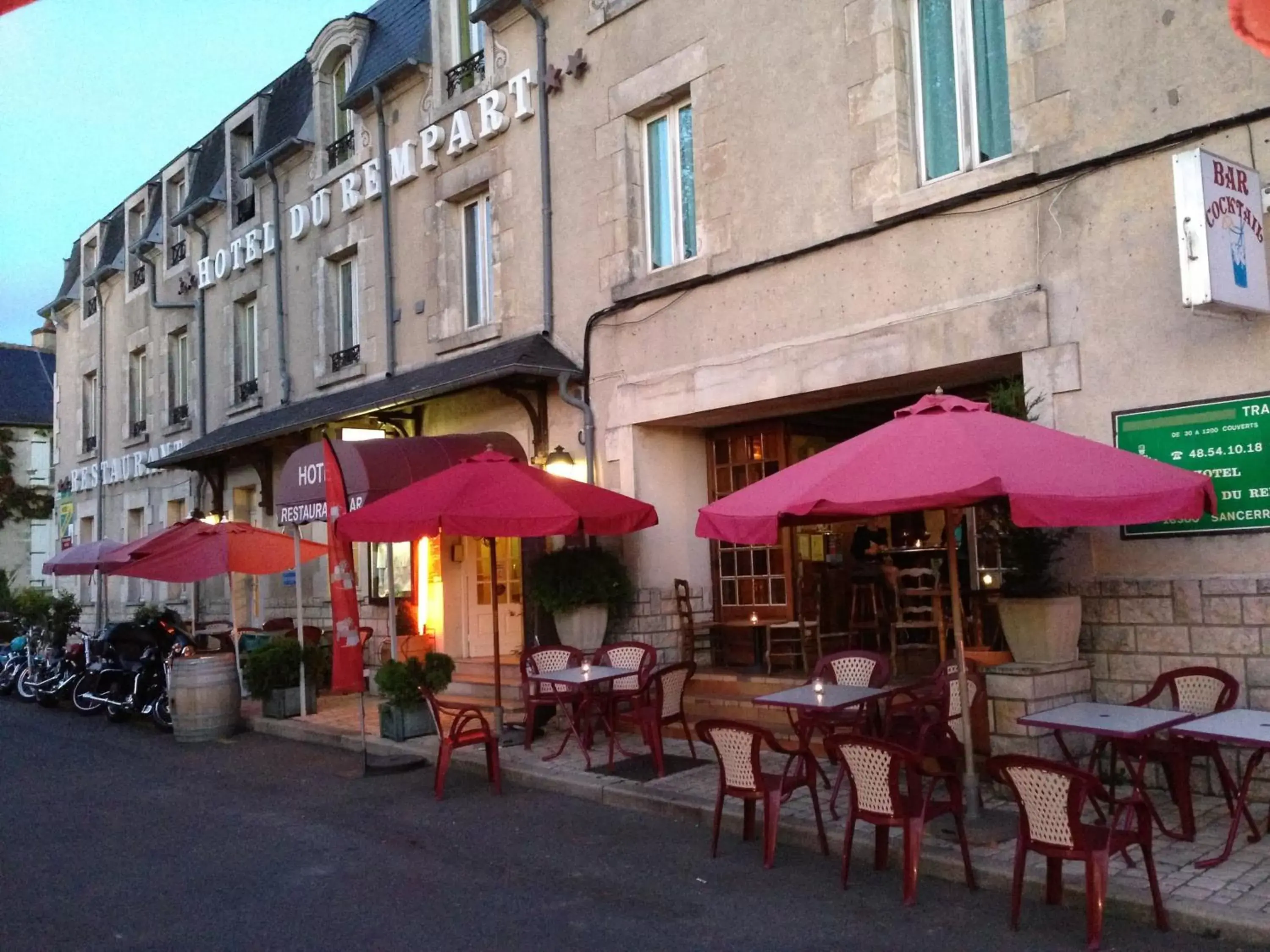 Patio, Restaurant/Places to Eat in Hotel du Rempart