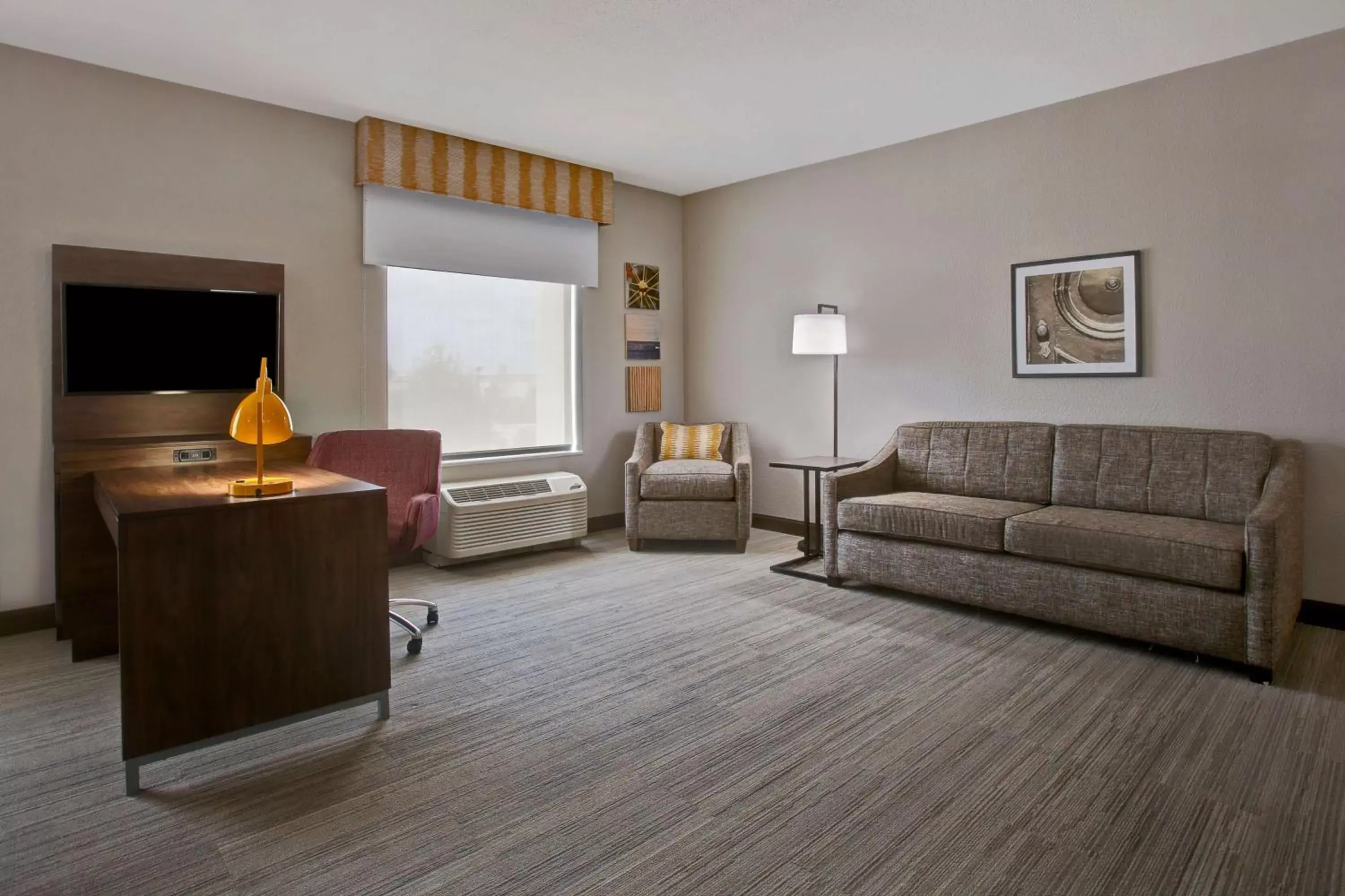 Bedroom, Seating Area in Hampton Inn & Suites Dallas-DeSoto