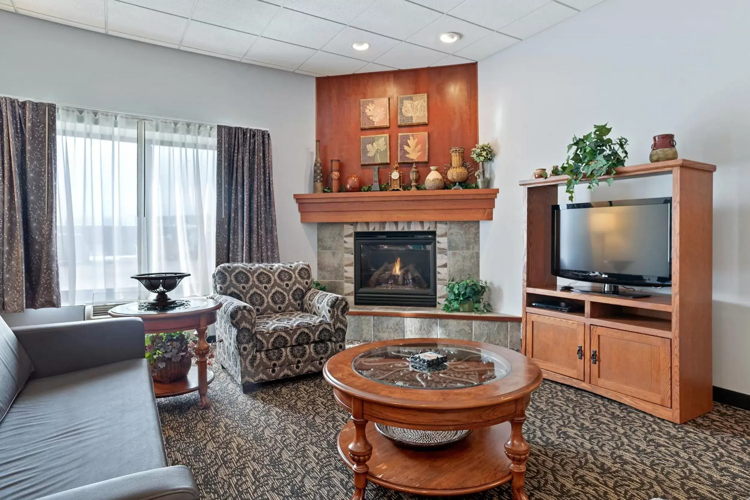 TV/Entertainment Center in Howard Johnson by Wyndham Rapid City