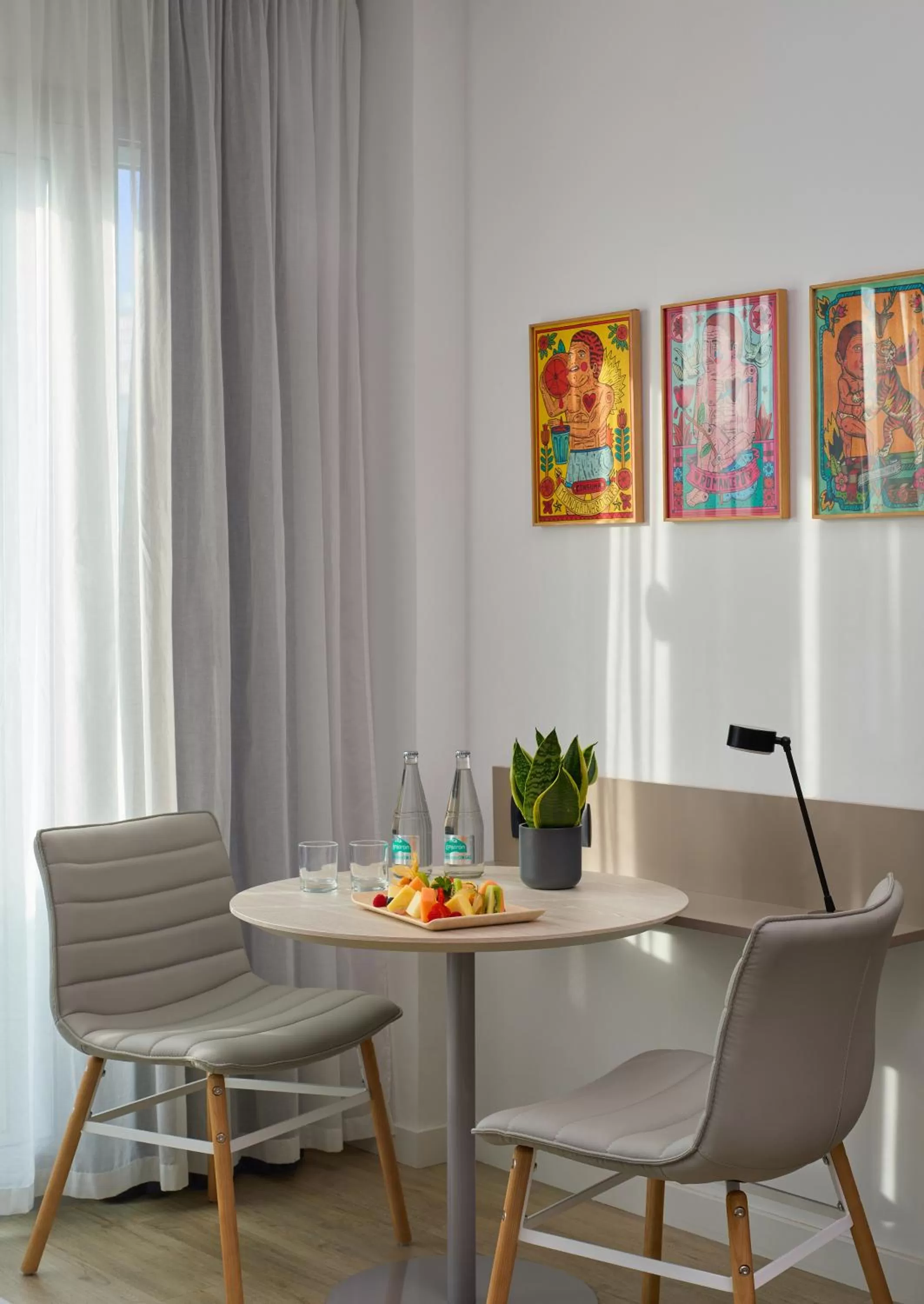 Living room in INNSiDE by Meliá Barcelona Apolo