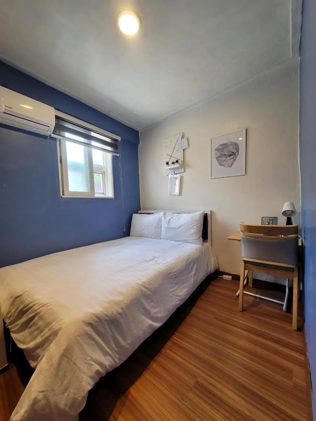 Standard Double Room with Private Bathroom in Myeongdong Guesthouse Como Standard Double Room with Private Bathroom in Myeongdong Guesthouse Como