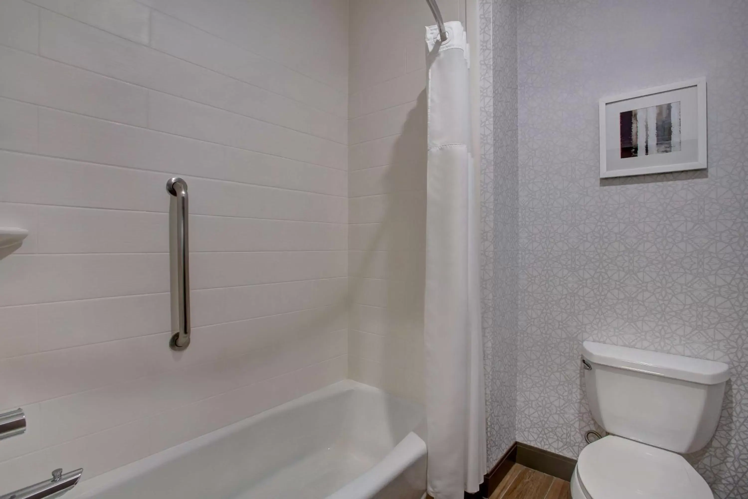 Bathroom in Hampton Inn & Suites Dallas-DeSoto