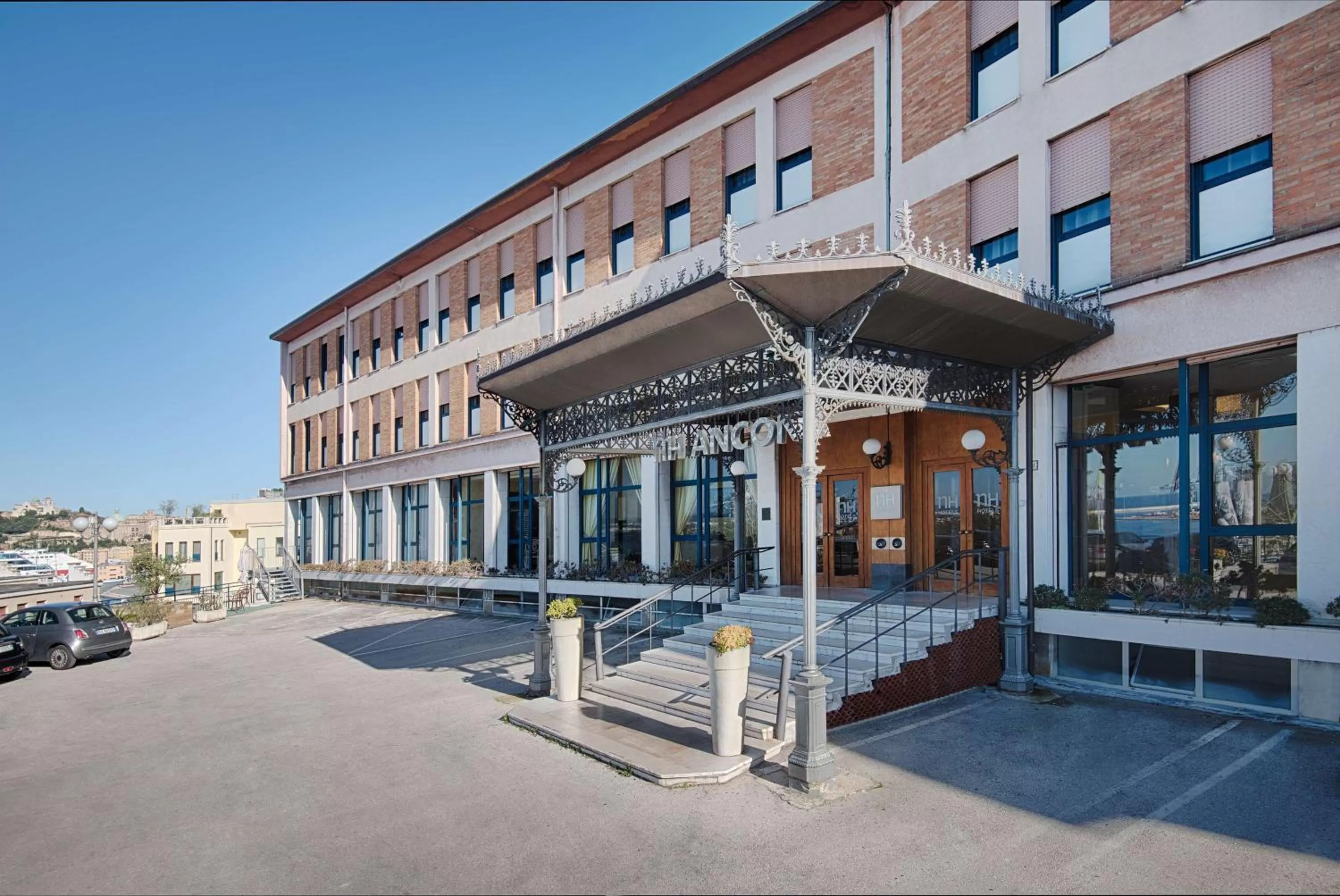 Property building in NH Ancona