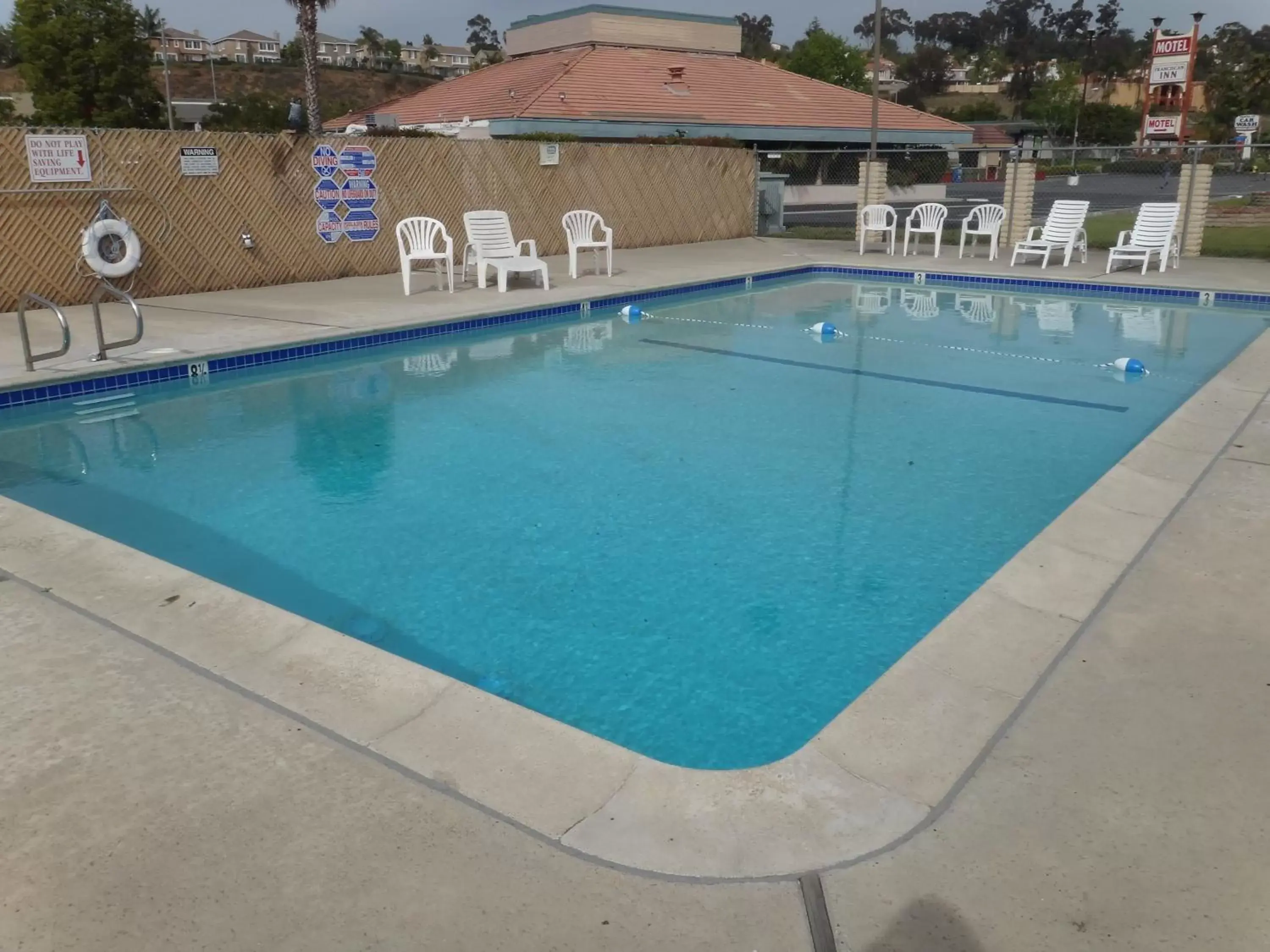 Swimming Pool in Franciscan Inn Motel