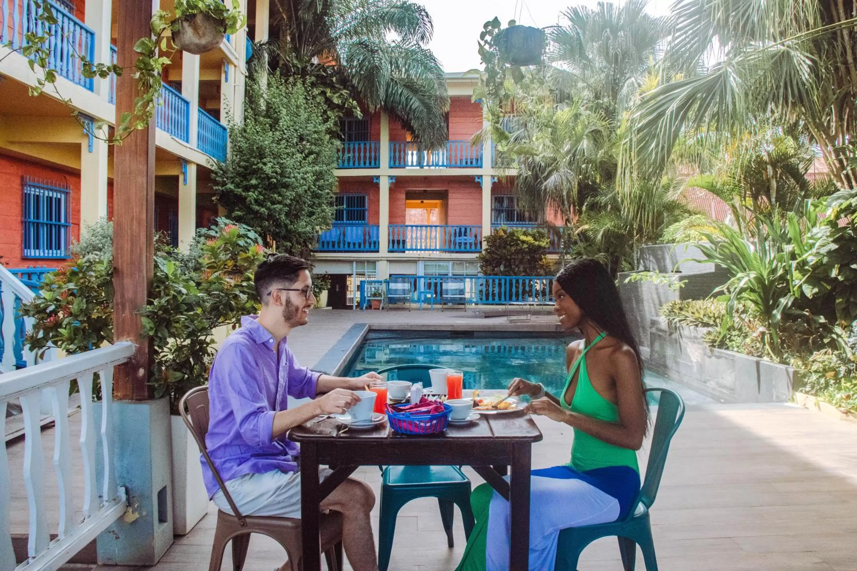 Restaurant/places to eat in Hotel Casona de La Isla