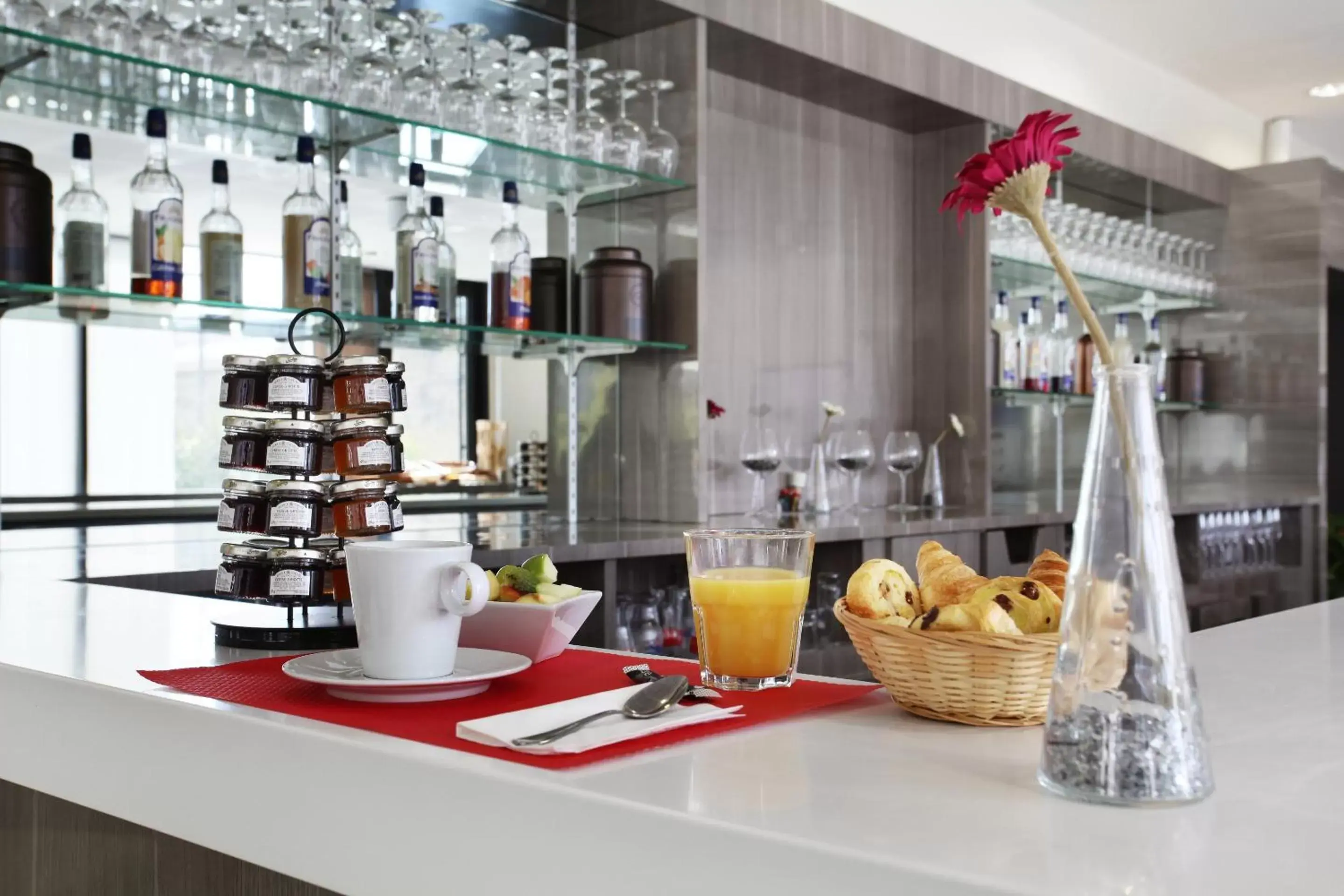 Buffet breakfast, Restaurant/Places to Eat in Odalys City Lyon Confluence