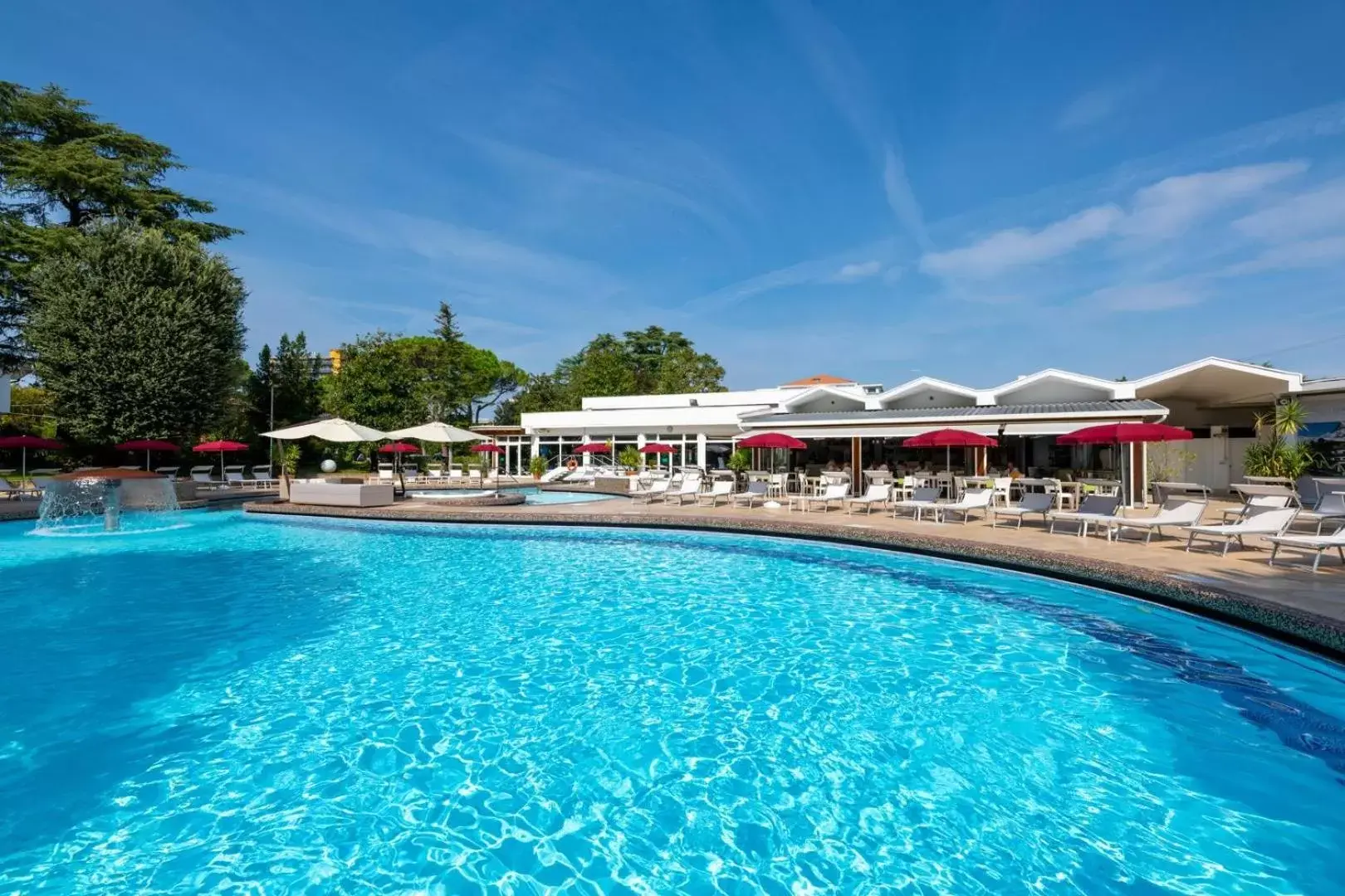 Swimming Pool in Hotel Mioni Royal San