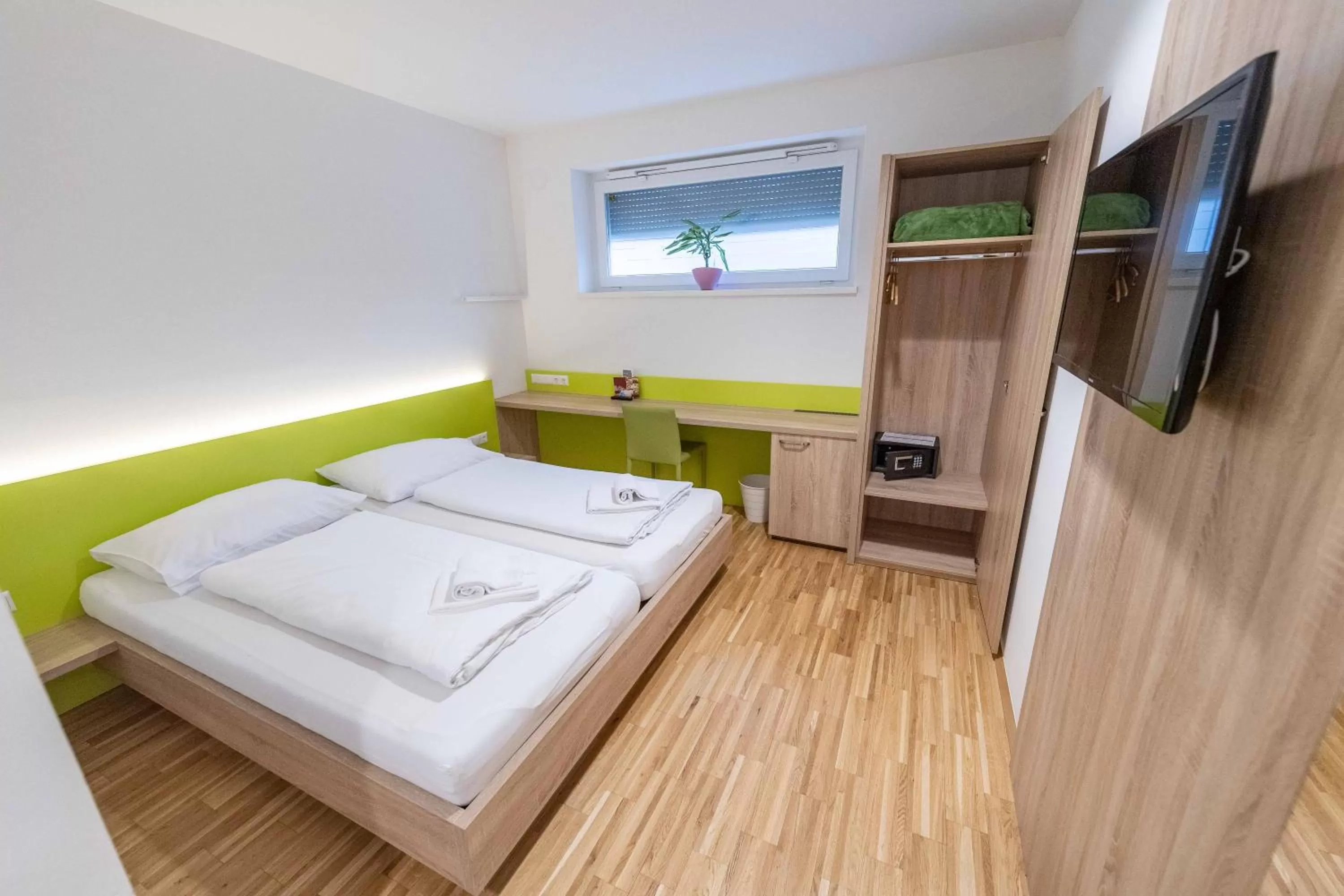 TV and multimedia, Bed in Hotel Restaurant Meyer