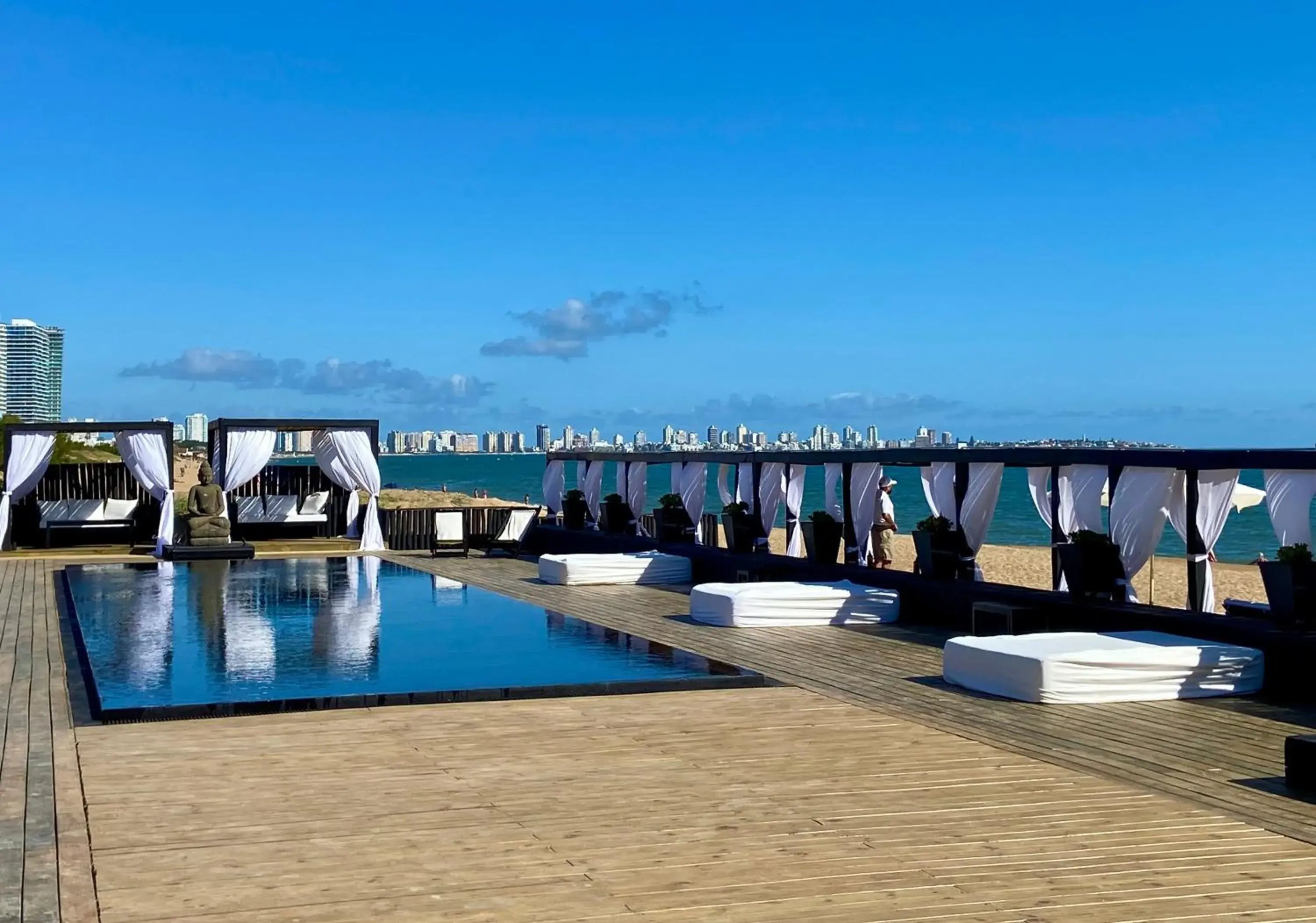 Swimming pool in Serena Hotel - Punta del Este - Unico sobre la Playa Swimming pool in Serena Hotel - Punta del Este - Unico sobre la Playa