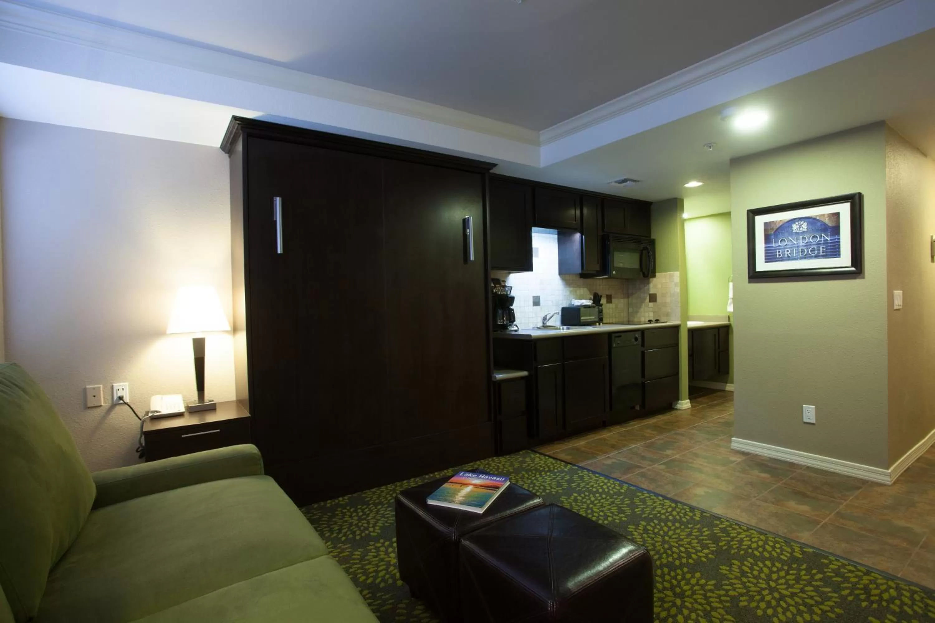 Kitchen or kitchenette in London Bridge Resort