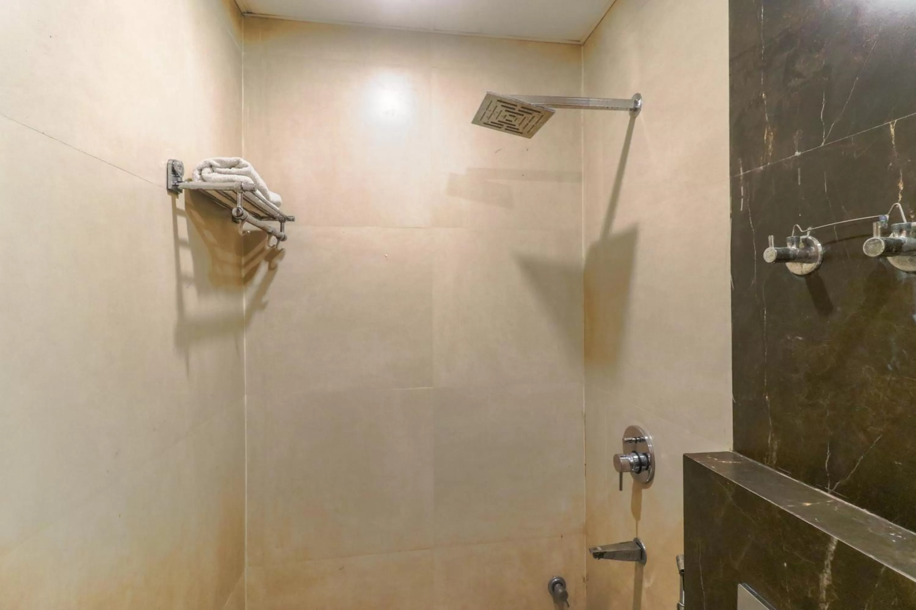 Bathroom in Hotel Earth