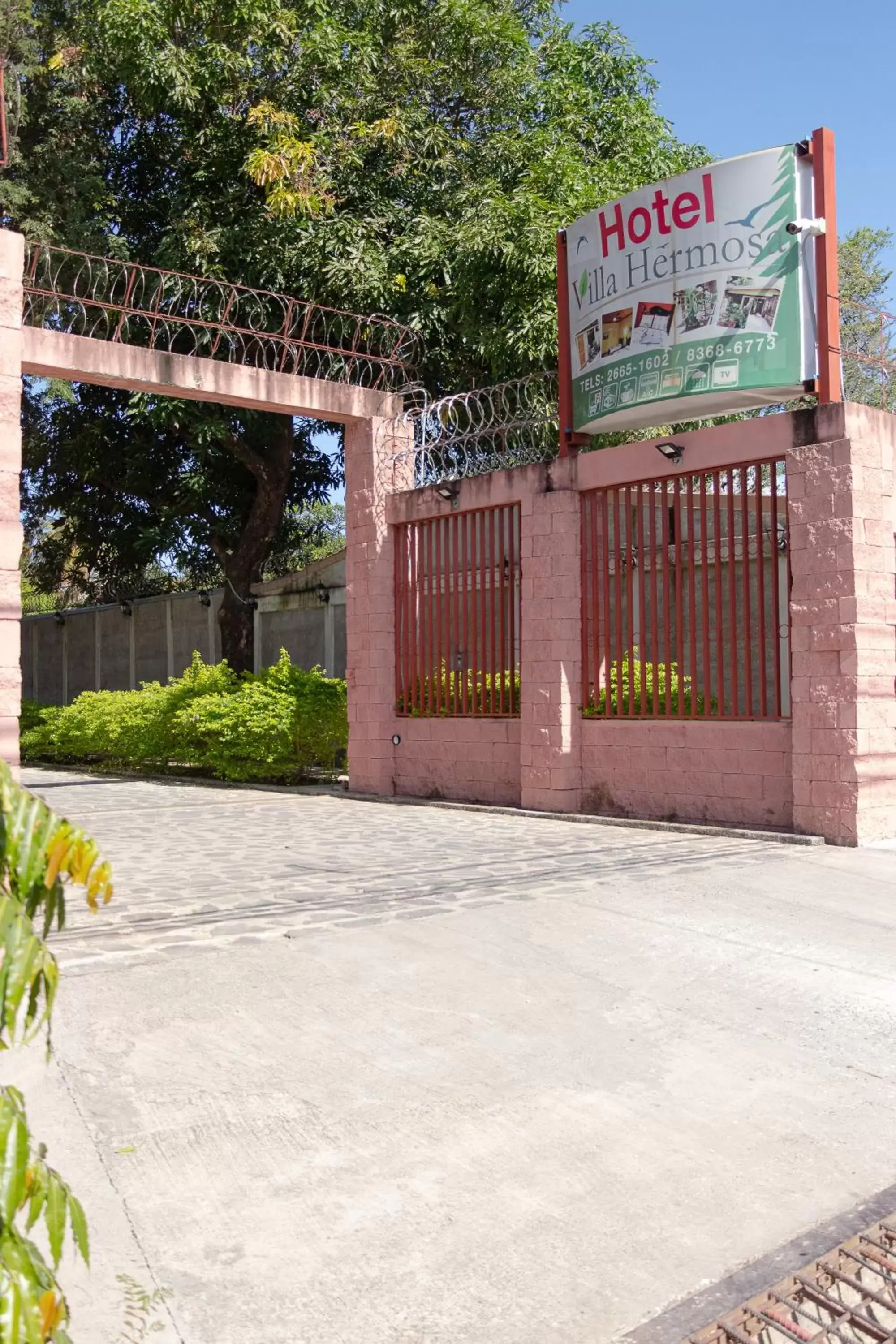 Facade/entrance in Hotel Villa Hermosa