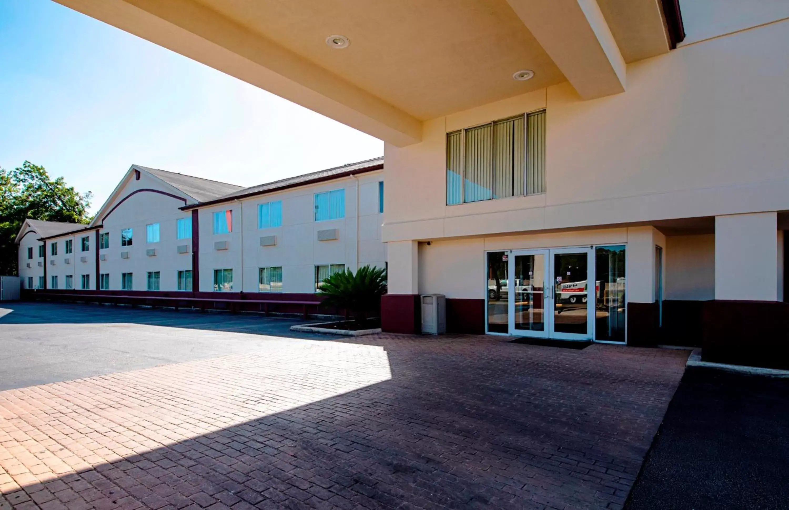 Property Building in Red Roof Inn San Marcos